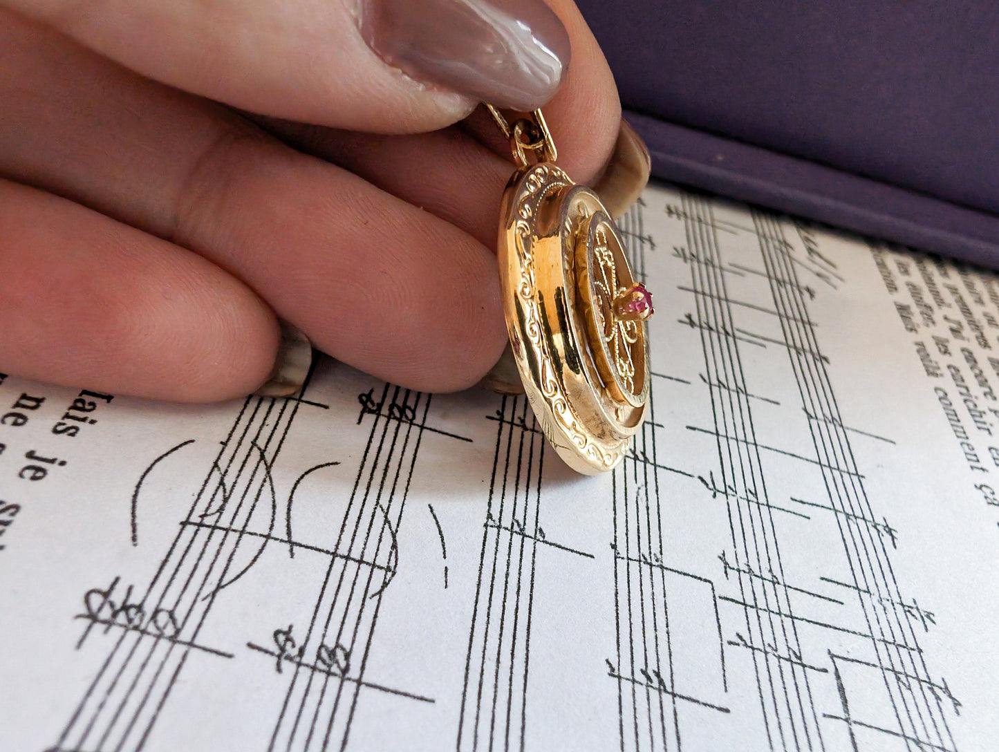 18K Gold Victorian Garnet Pendant: Antique Filigree Jewelry