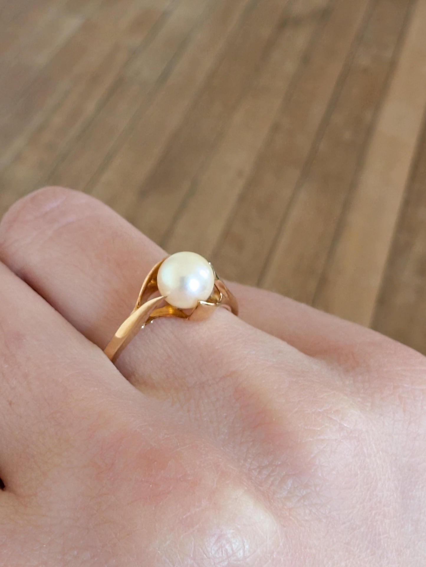 18K Yellow Gold Pearl Ring - French Coral Design, Circa 1950s