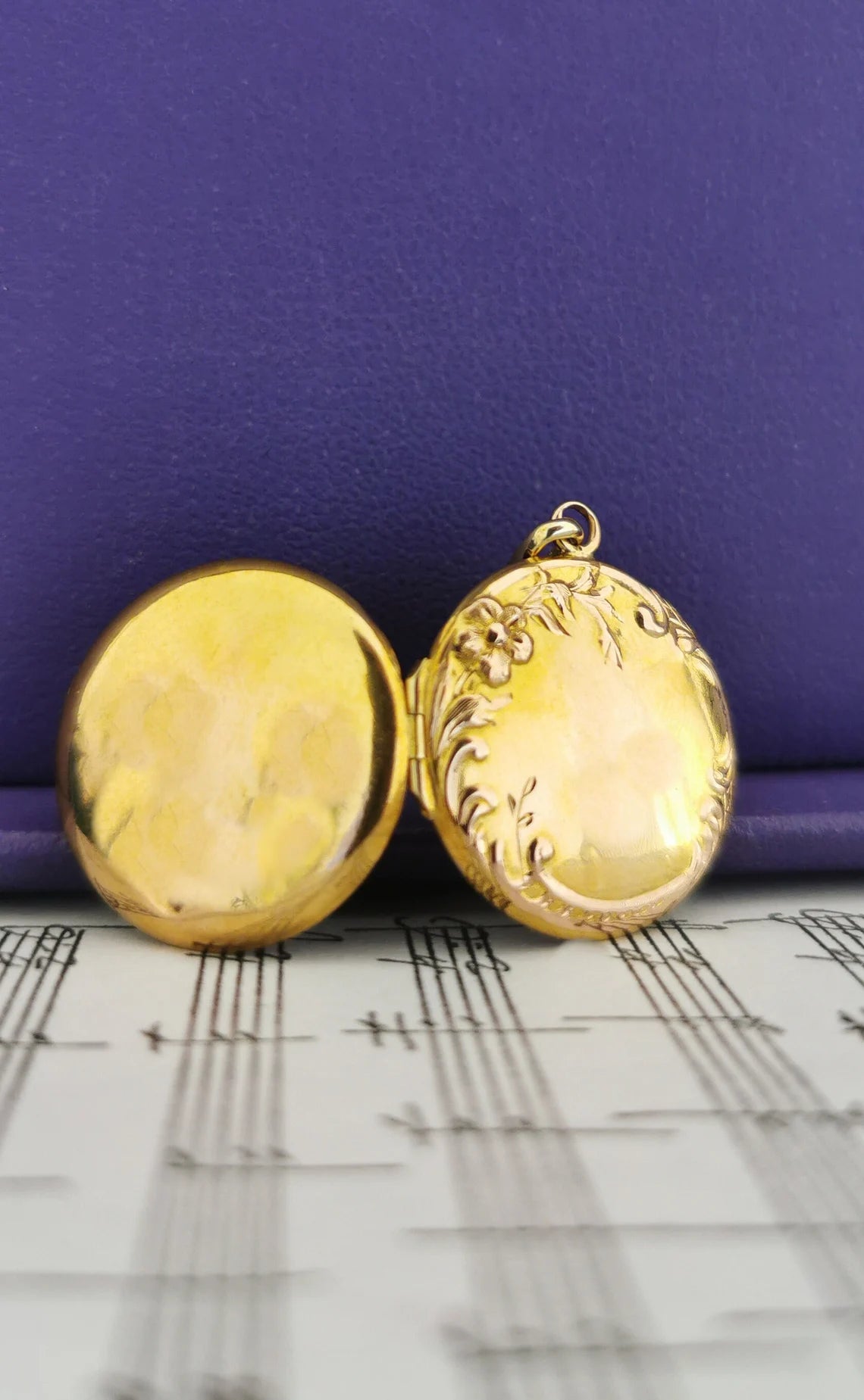 18K Art Nouveau Round Gold Locket with Repousse Flowers Antique French Photo Pendant Antique Art Nouveau Locket 18K locket gift for wife