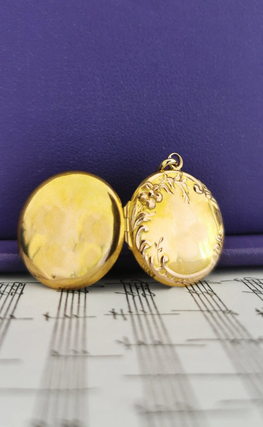 18K Art Nouveau Round Gold Locket with Repousse Flowers Antique French Photo Pendant Antique Art Nouveau Locket 18K locket gift for wife