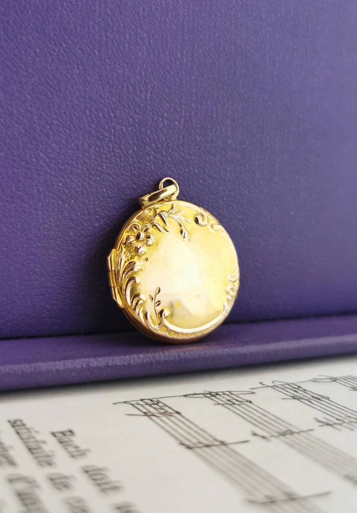 18K Art Nouveau Round Gold Locket with Repousse Flowers Antique French Photo Pendant Antique Art Nouveau Locket 18K locket gift for wife