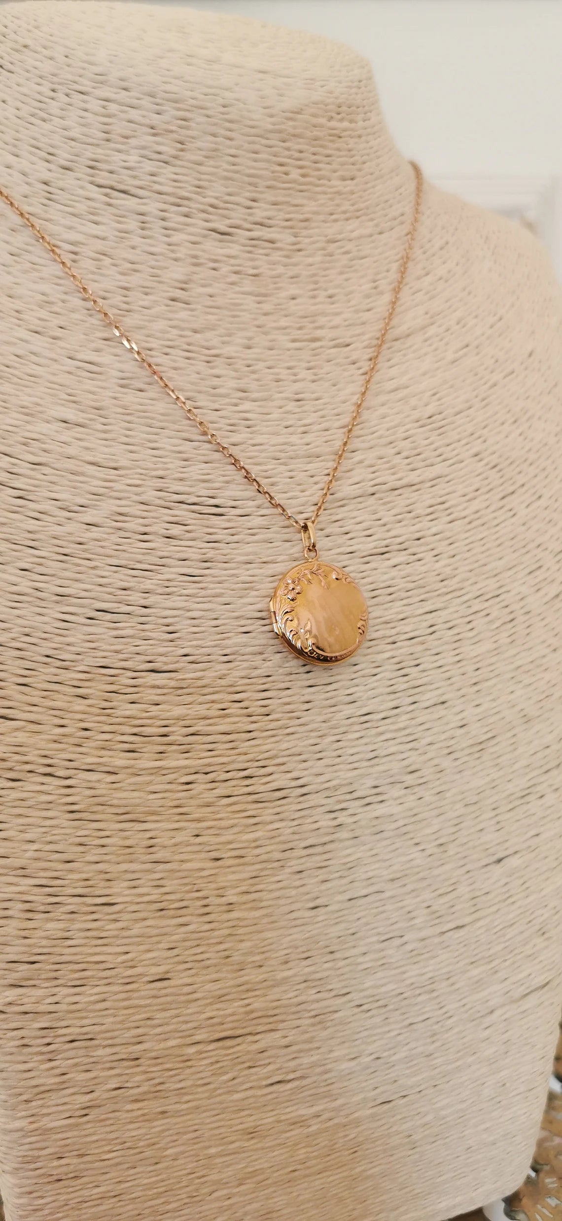 18K Art Nouveau Round Gold Locket with Repousse Flowers Antique French Photo Pendant Antique Art Nouveau Locket 18K locket gift for wife