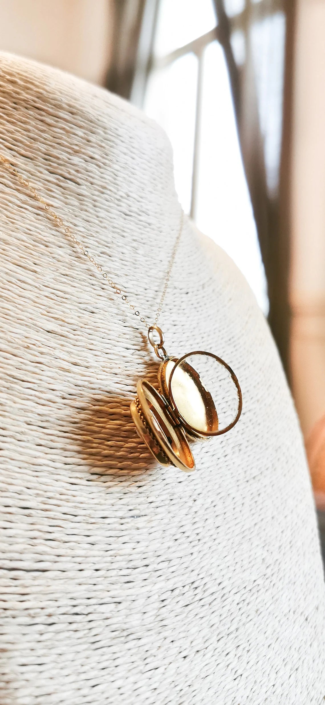 Antique 18K Gold and Hand Carved Cameo Locket Victorian XIX Century French Locket Antique Gold locket Antique picture locket Gift for her