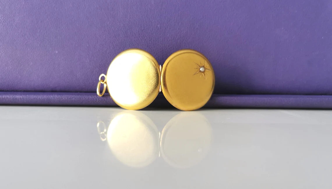 Antique 18K Gold and pearl 1910 Edwardian locket Gold locket starburst locket Gold Photo holder Vintage locket gift for her