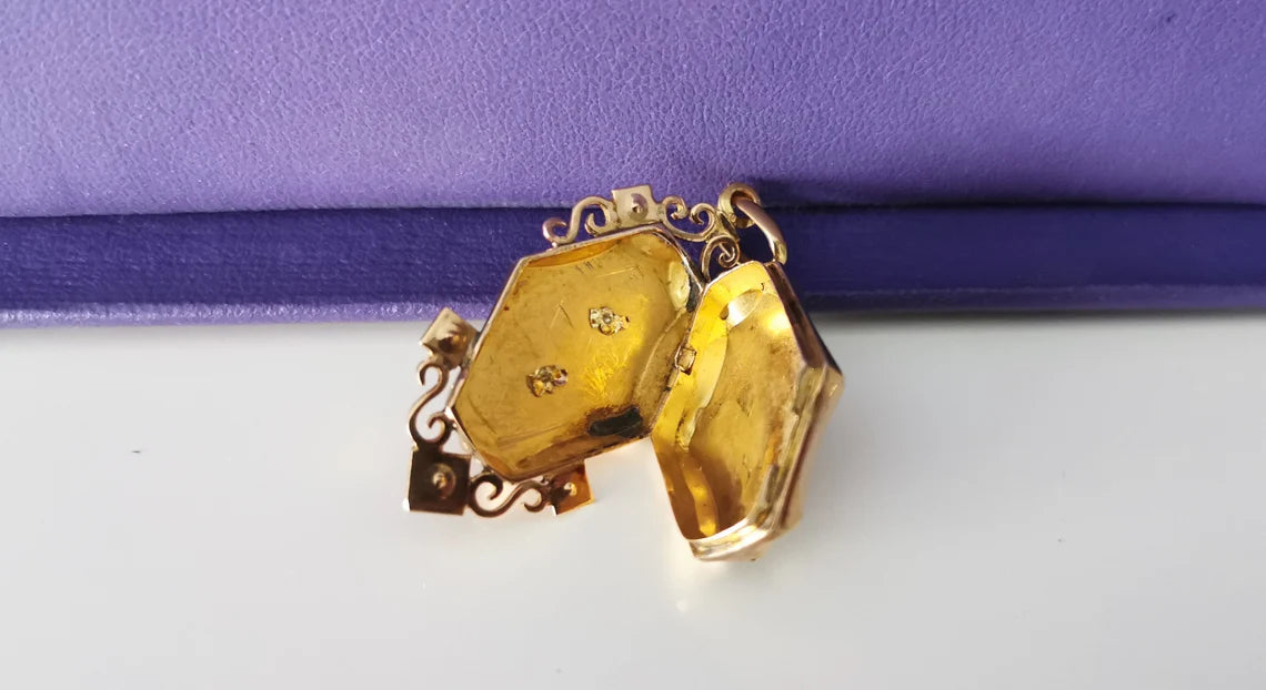 Antique 18K Victorian engraved locket with pearls Antique 18K Gold locket French Napoleon III Locket Gold Locket gift for her