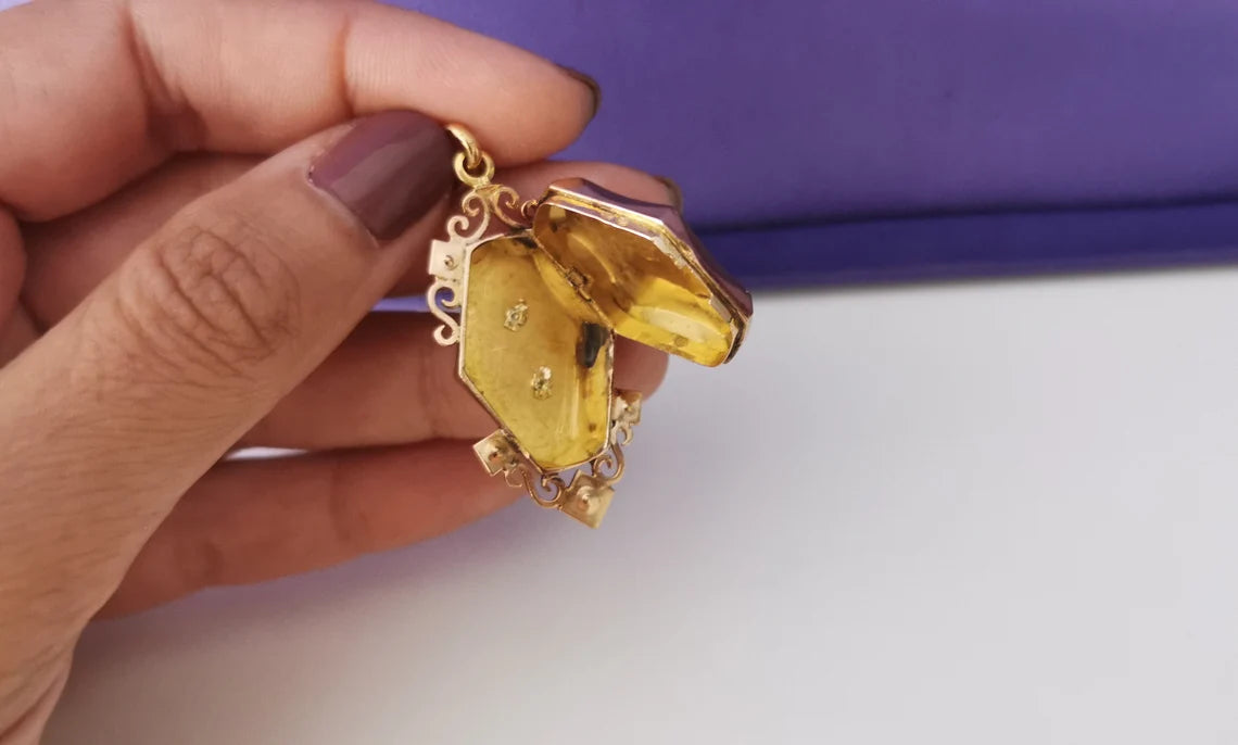 Antique 18K Victorian engraved locket with pearls Antique 18K Gold locket French Napoleon III Locket Gold Locket gift for her