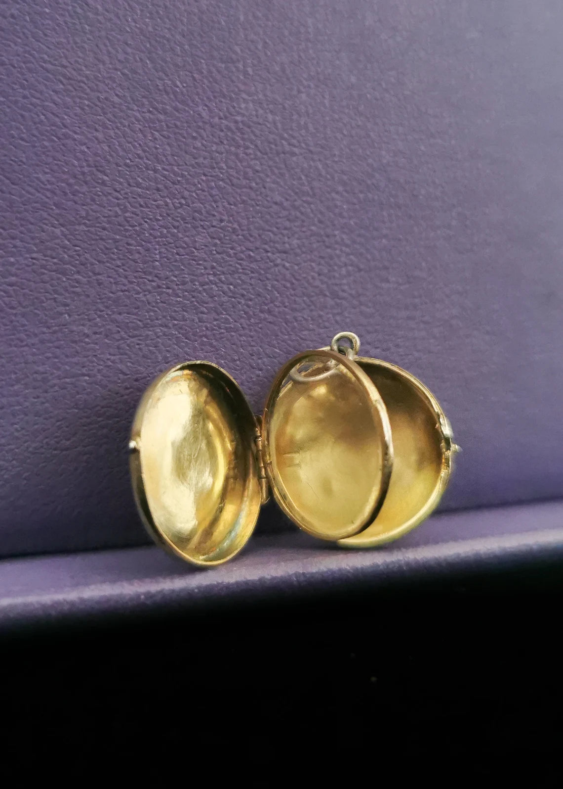 Antique French Edwardian Locket with engraved design Antique French Locket XX century french silver locket