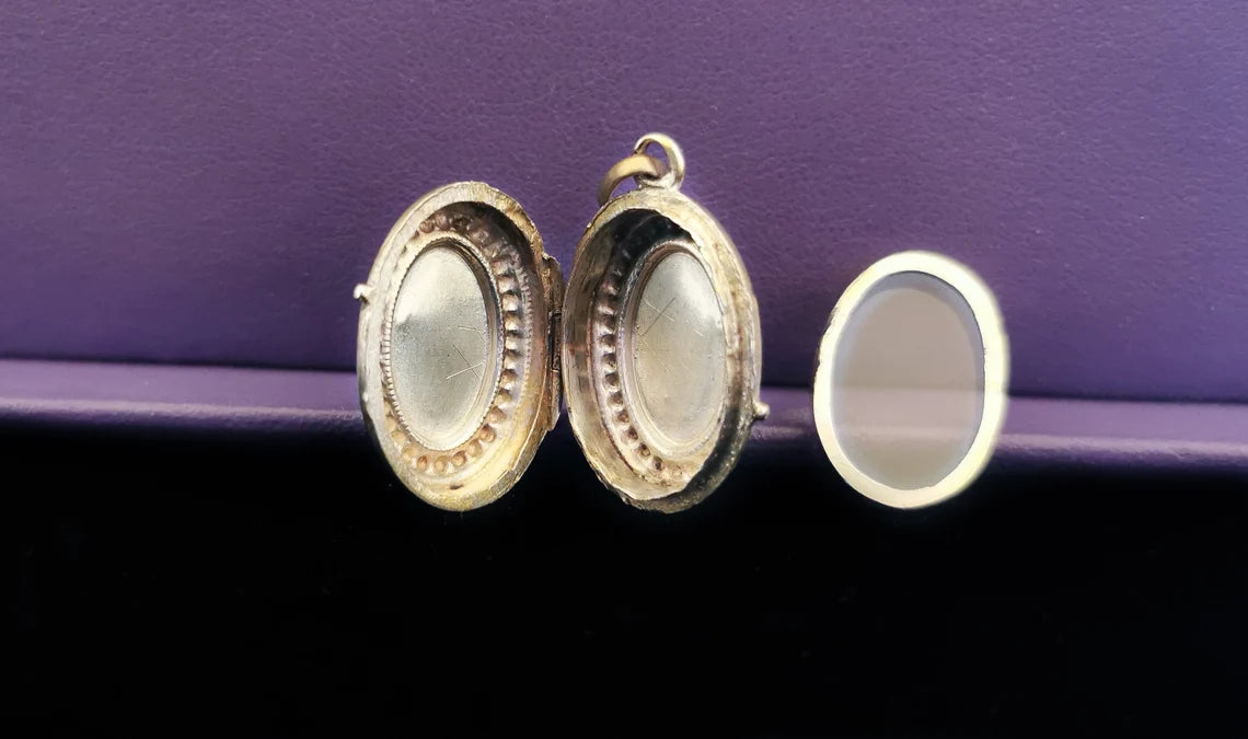 Antique French Silver Reliquary locket with protective glass, Victorian mourning locket, unique gift