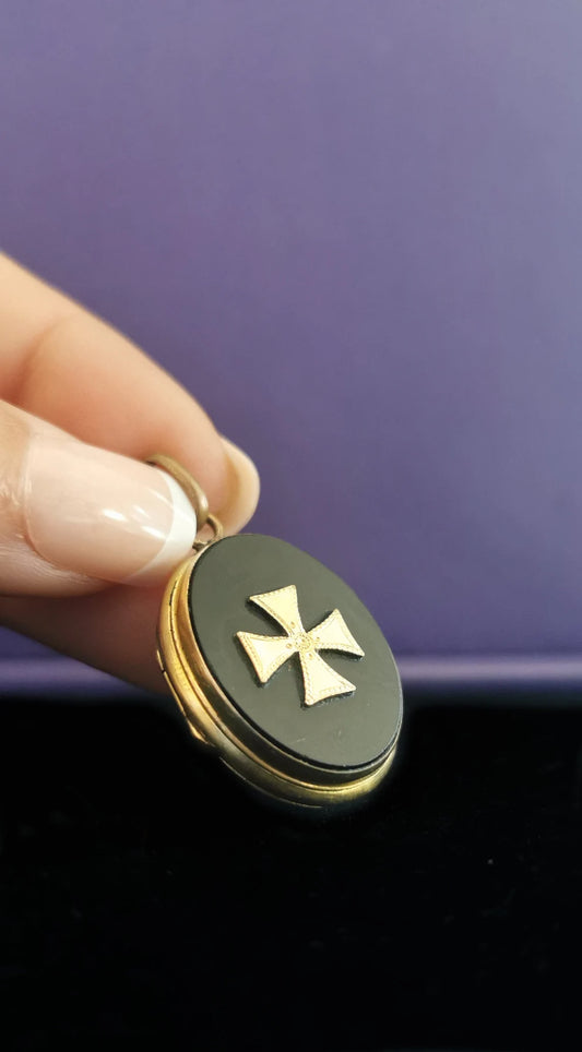 Antique French Victorian onyx locket reliquary photo holder Templar cross Malte cross XIX century Gift for Him or Her