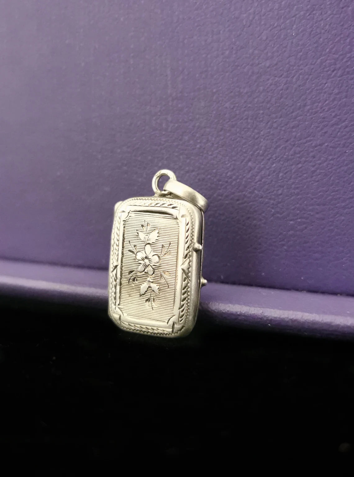 Antique XIX Century French Silver Art Nouveau Locket with glass partition 1900s Art Nouveau Silver Engraved Photo Holder Gift for Her