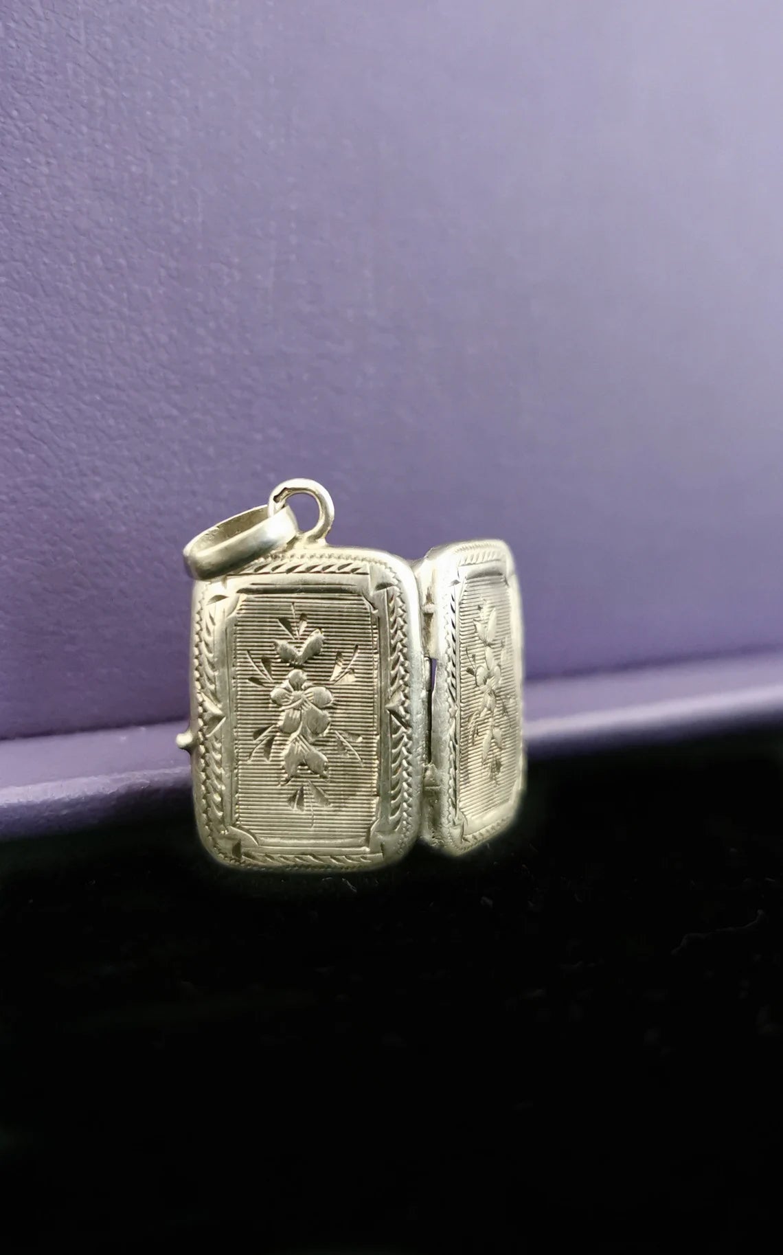 Antique XIX Century French Silver Art Nouveau Locket with glass partition 1900s Art Nouveau Silver Engraved Photo Holder Gift for Her