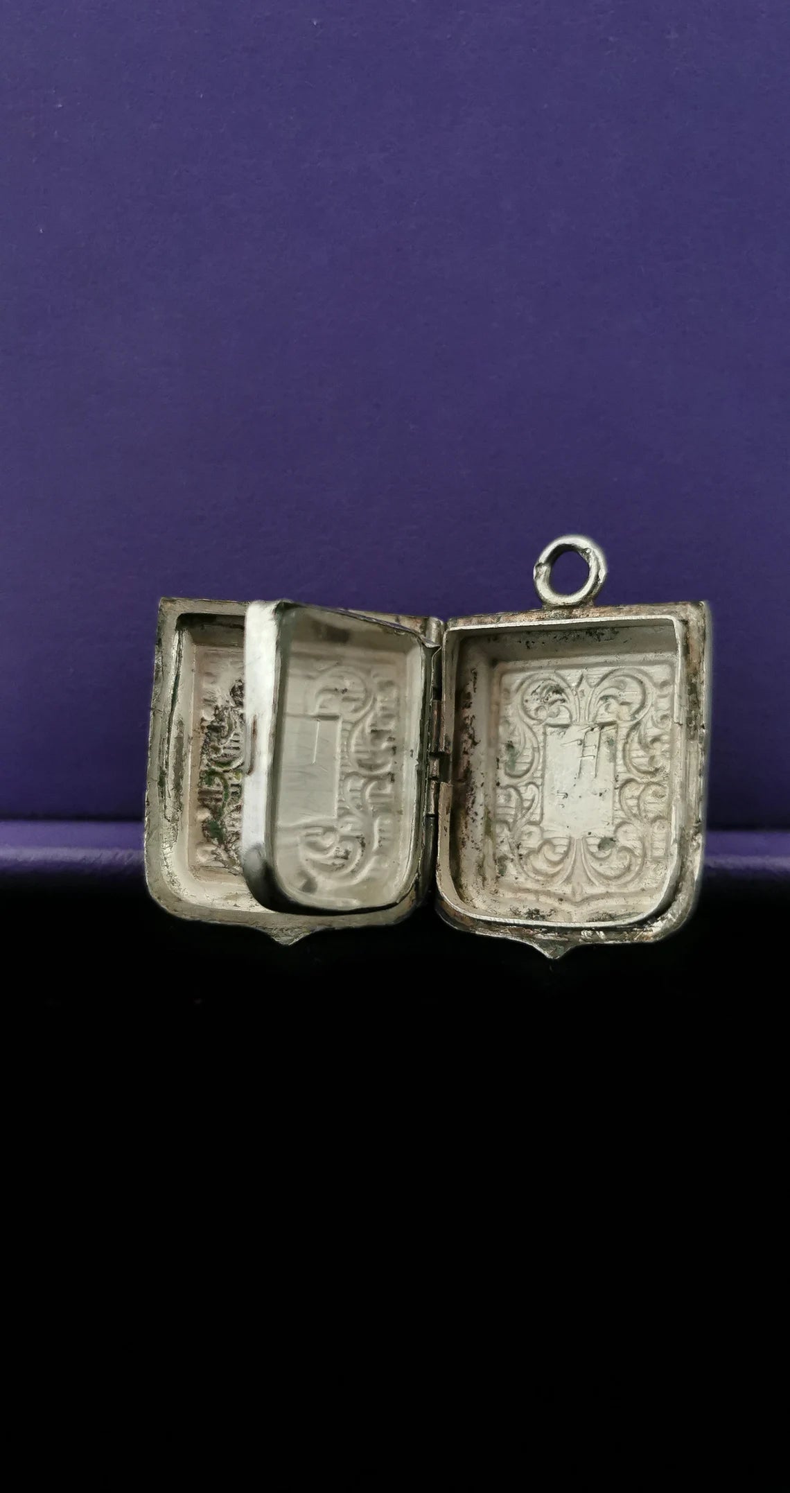 Antique silver engraved blason locket coat of arms French antique victorian silver locket with glass partition gift for him gift for her