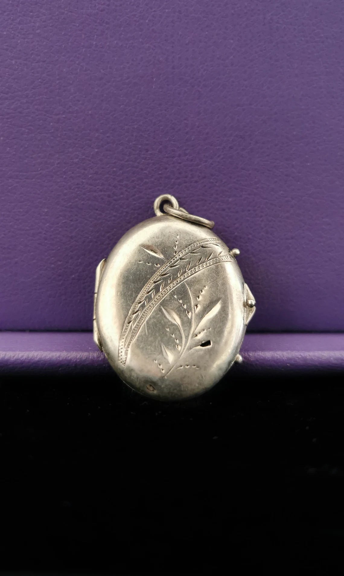 Antique silver locket Small Edwardian French silver locket 1900 silver locket Antique picture locket Picture pendant gift for her