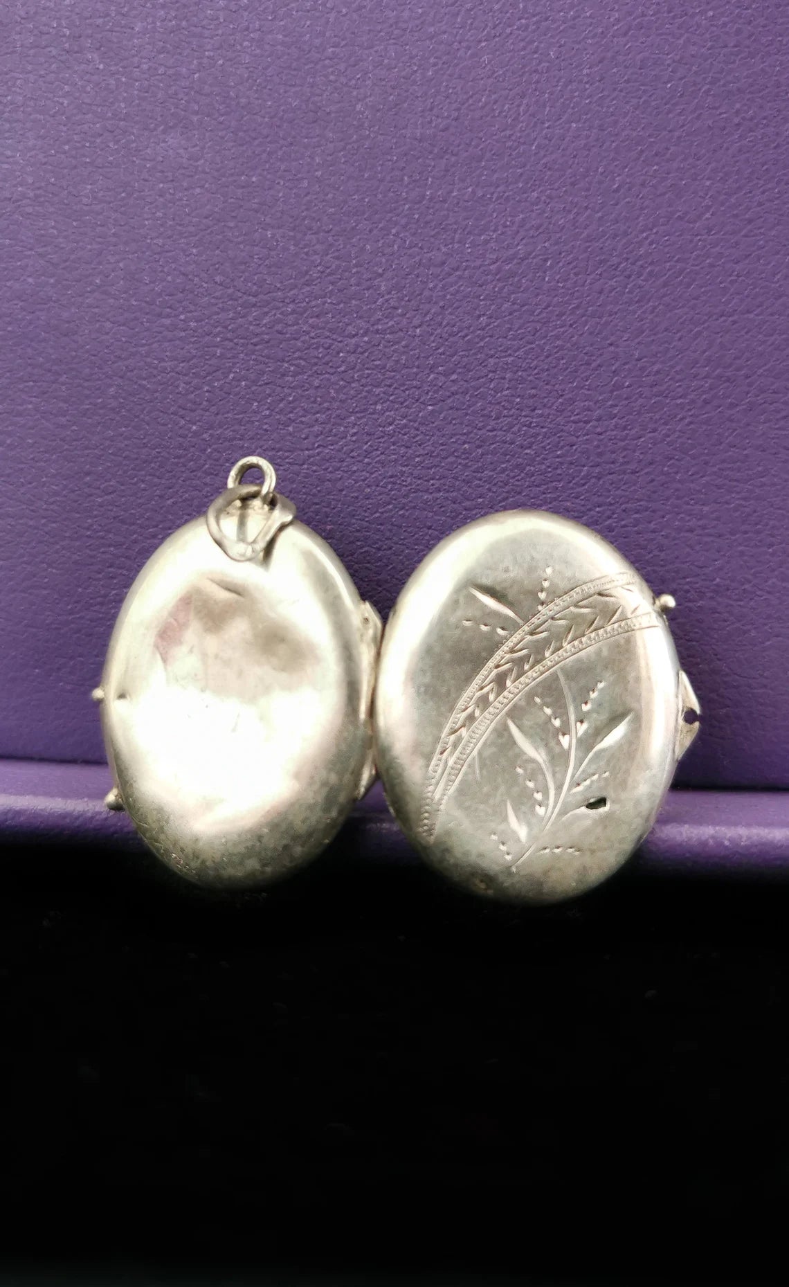 Antique silver locket Small Edwardian French silver locket 1900 silver locket Antique picture locket Picture pendant gift for her