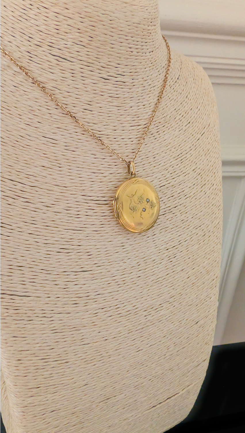 18K Gold Art Nouveau Locket with pearls & green gold : Antique Floral Engraved Pendant
