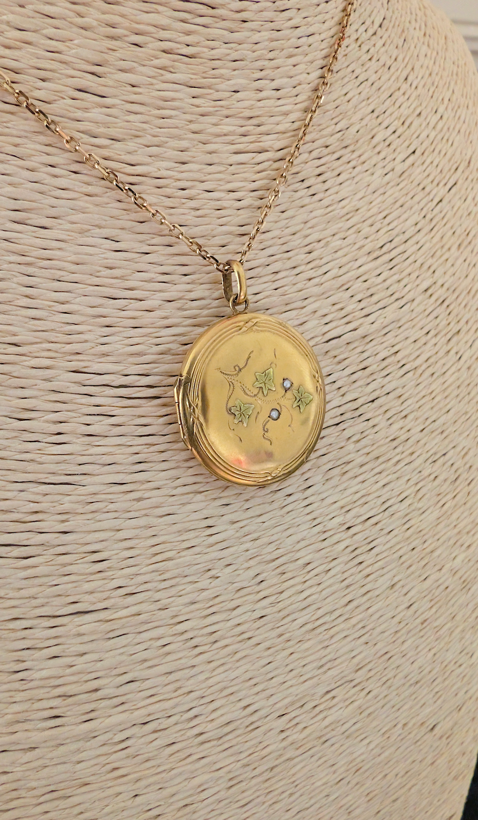 18K Gold Art Nouveau Locket with pearls & green gold : Antique Floral Engraved Pendant