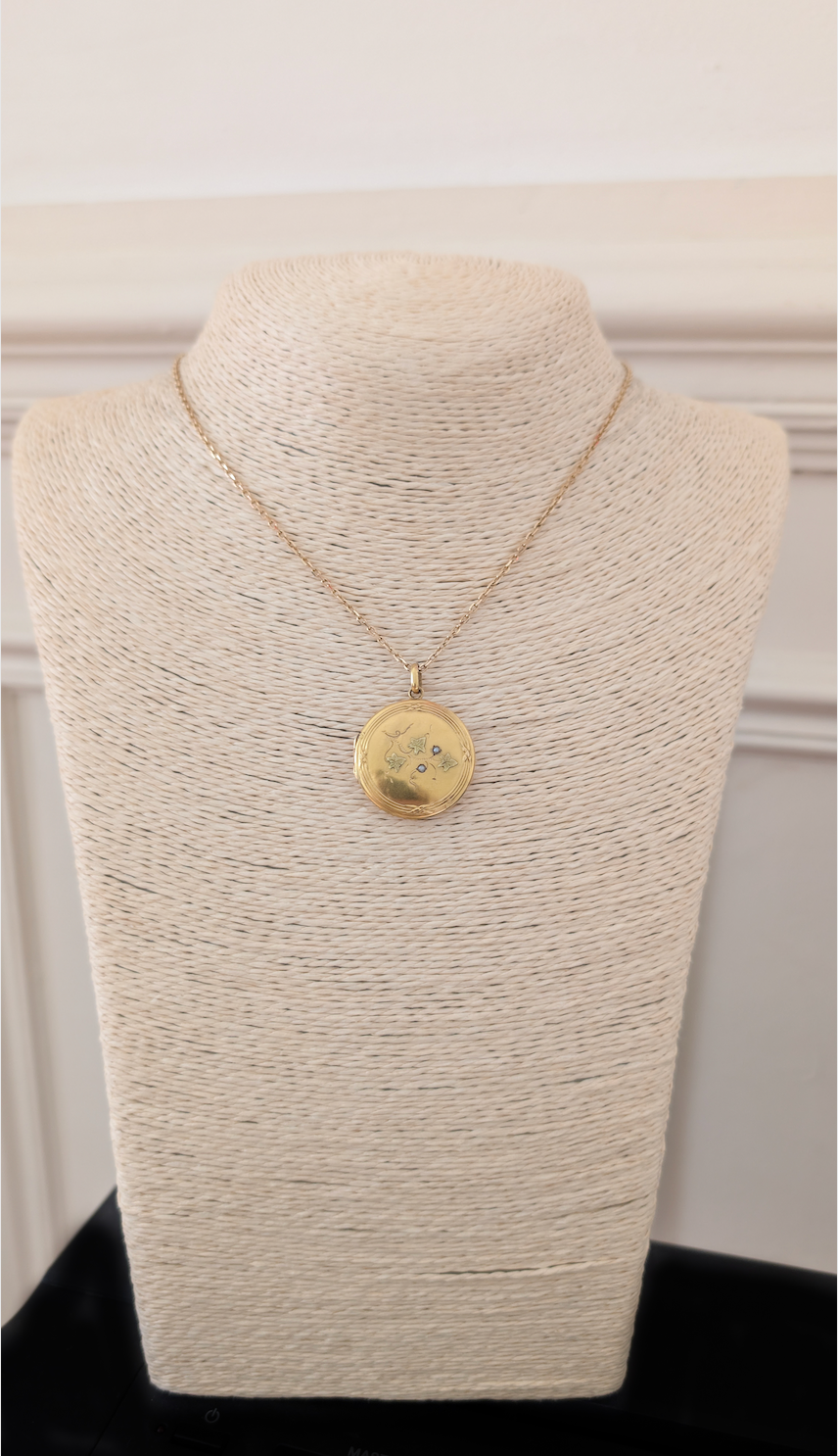 18K Gold Art Nouveau Locket with pearls & green gold : Antique Floral Engraved Pendant