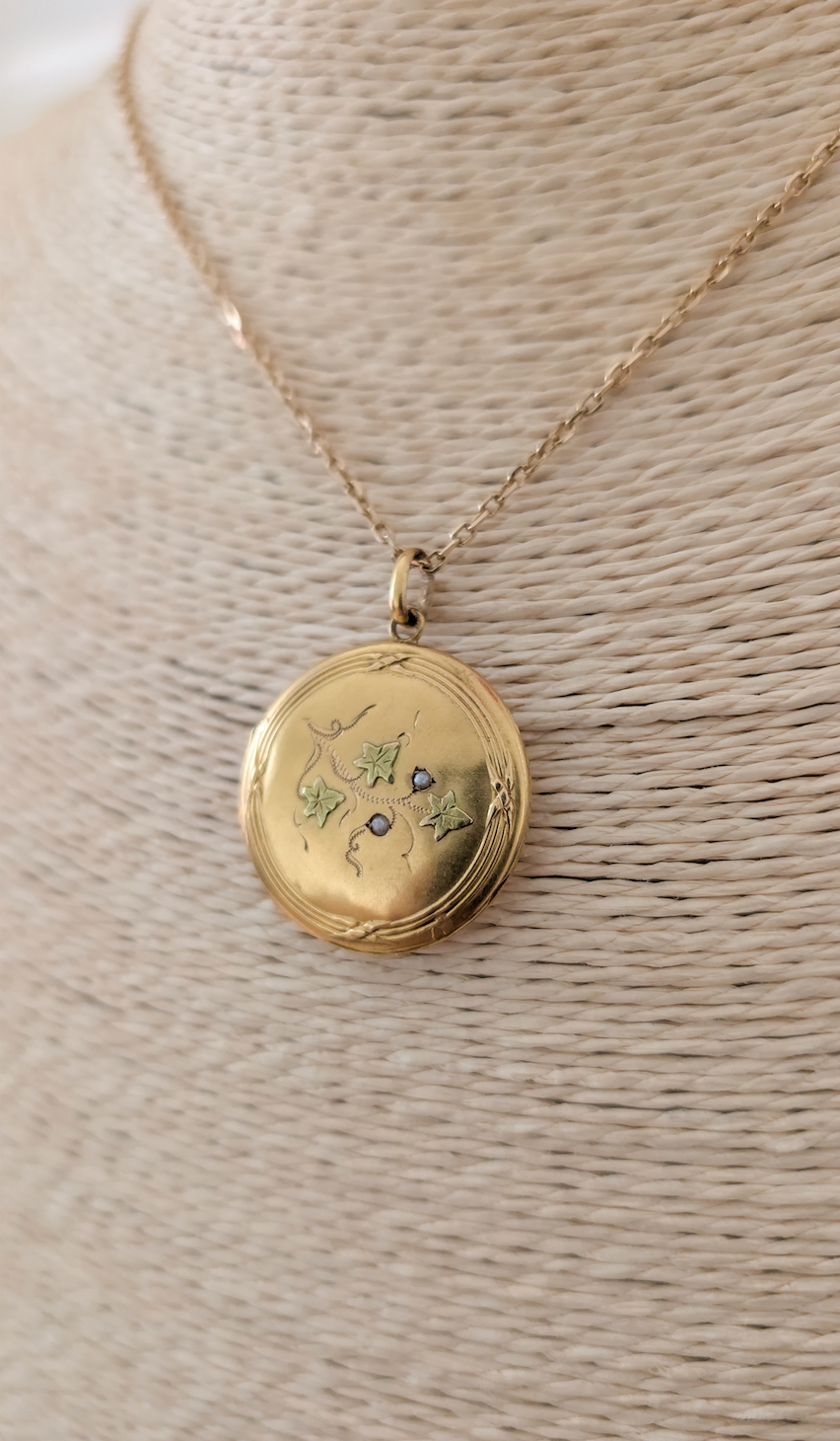 18K Gold Art Nouveau Locket with pearls & green gold : Antique Floral Engraved Pendant