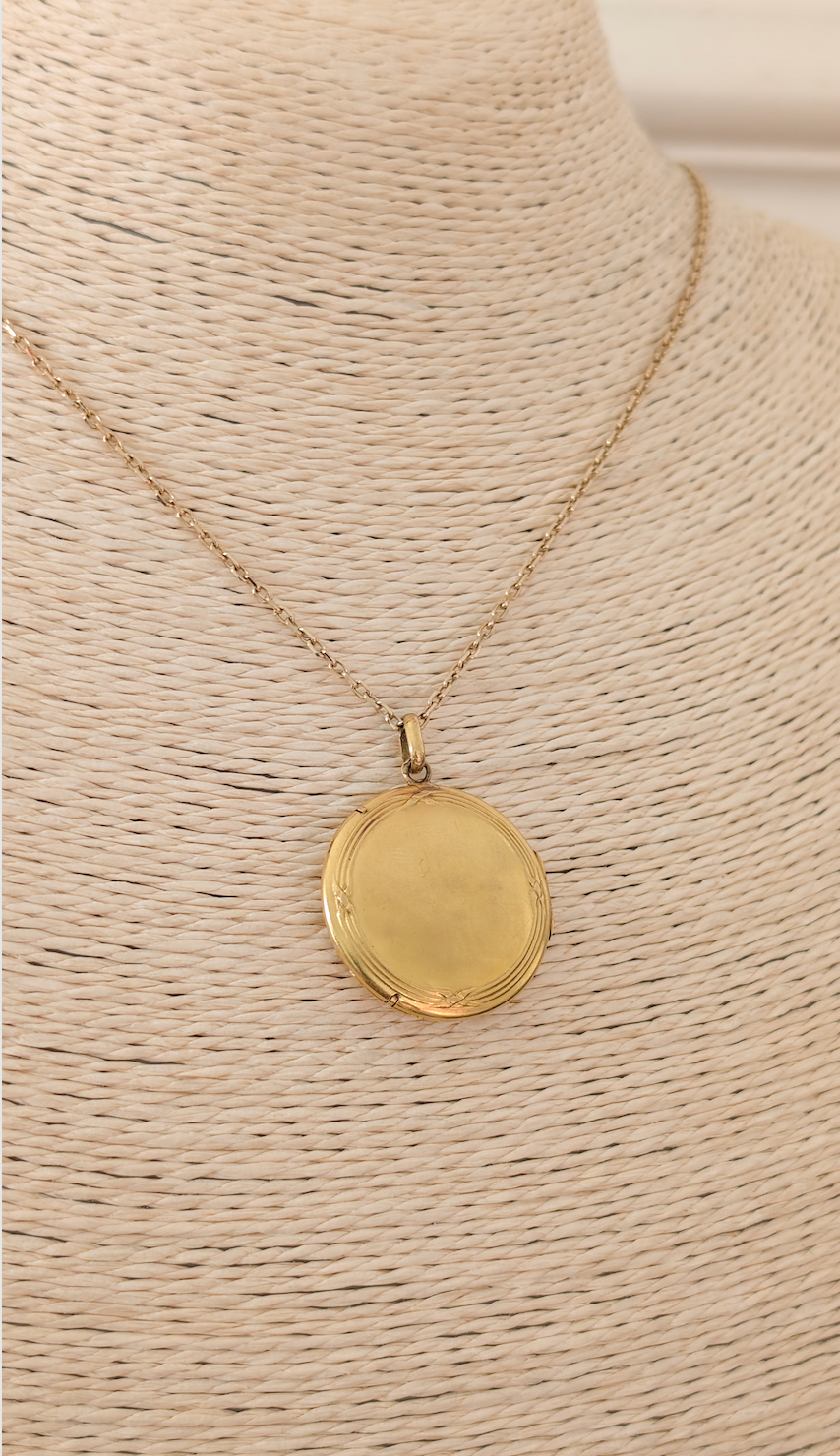 18K Gold Art Nouveau Locket with pearls & green gold : Antique Floral Engraved Pendant