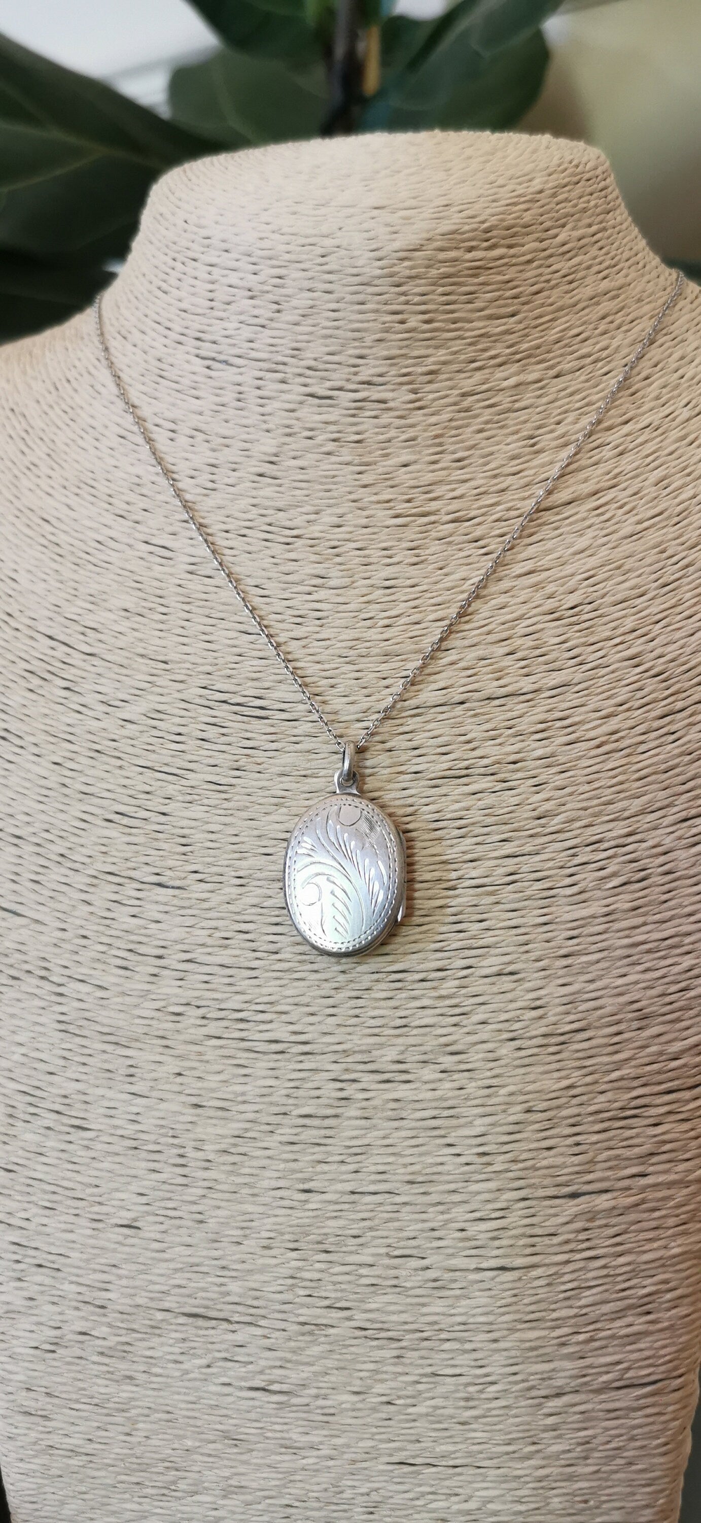 Edwardian Sterling Silver Locket: Antique Photo Holder, 1900s Engraved Pendant