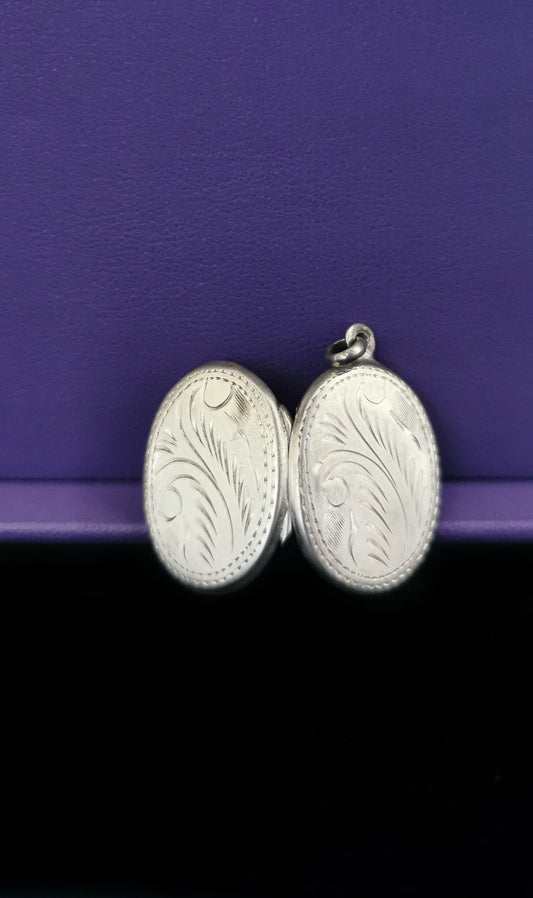 Edwardian Sterling Silver Locket: Antique Photo Holder, 1900s Engraved Pendant