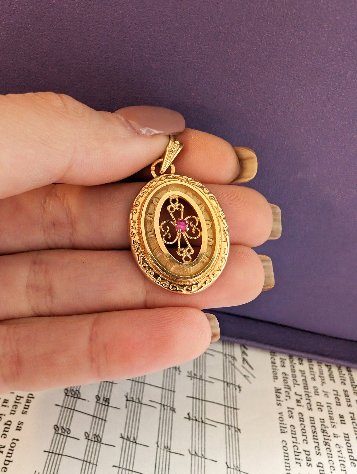 18K Gold Victorian Garnet Pendant: Antique Filigree Jewelry