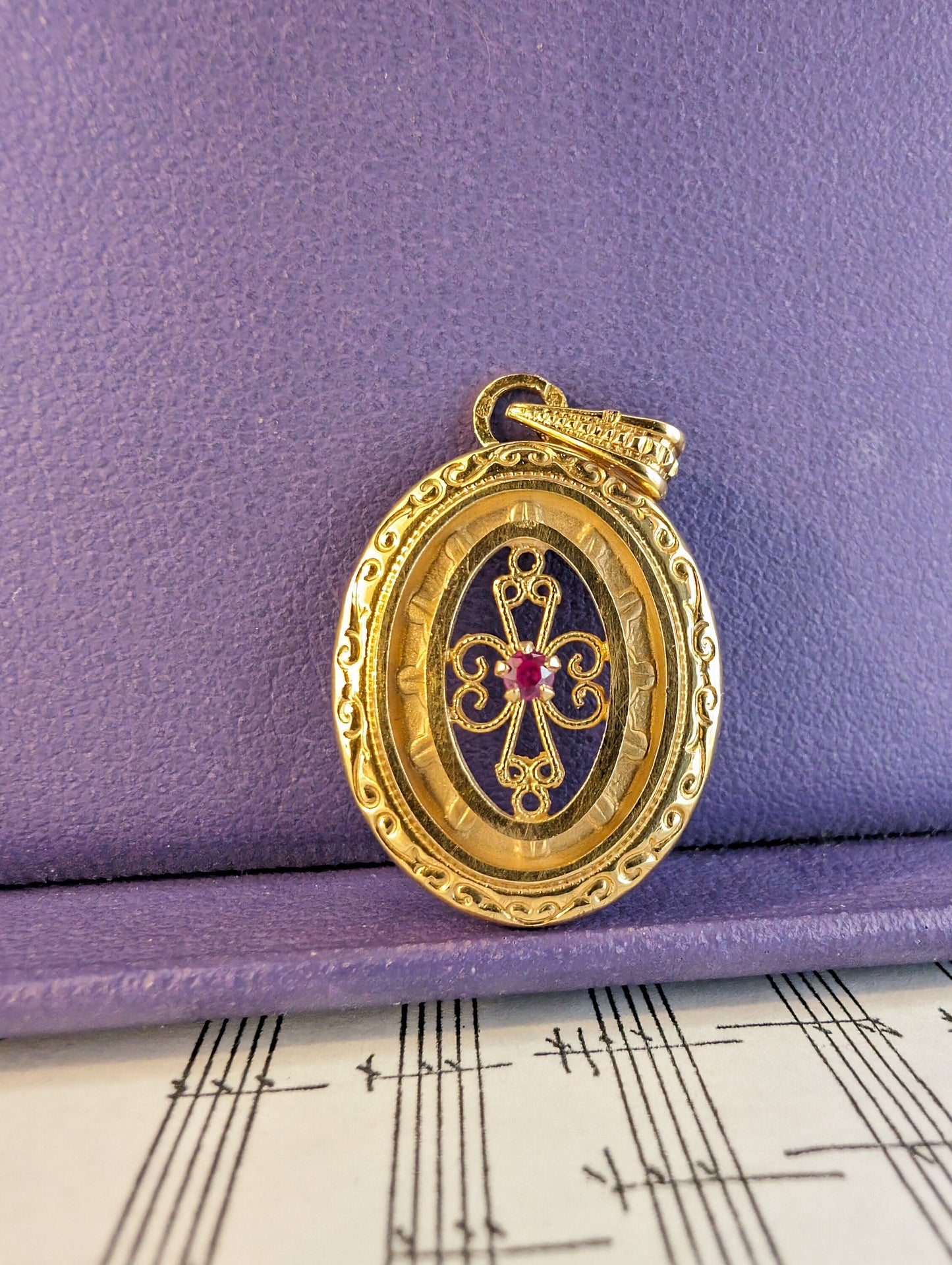 18K Gold Victorian Garnet Pendant: Antique Filigree Jewelry