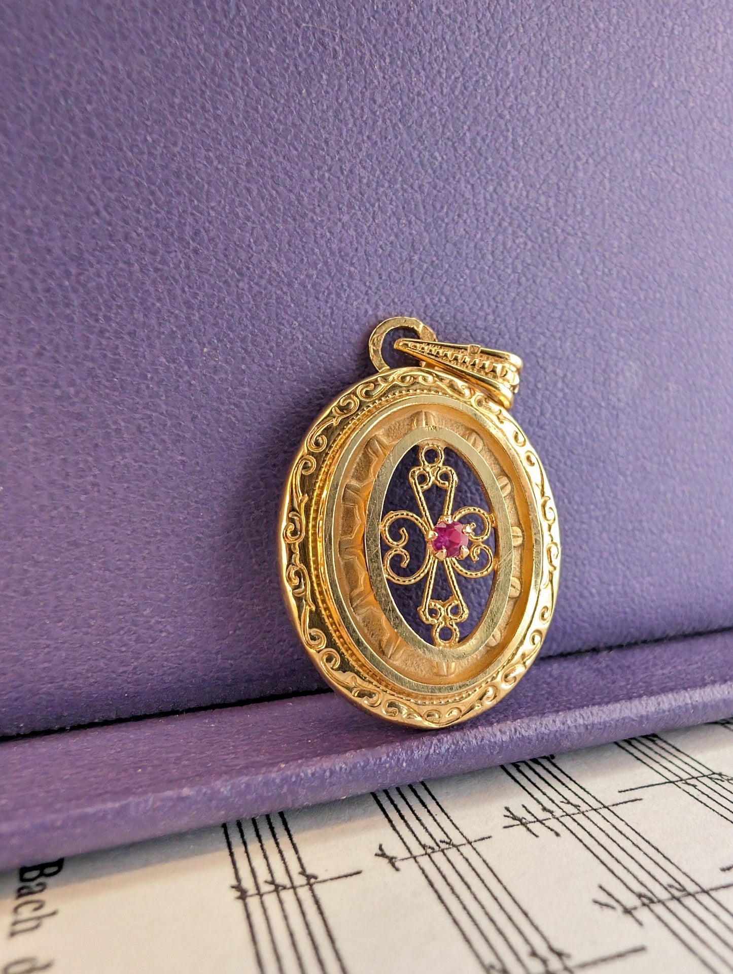 18K Gold Victorian Garnet Pendant: Antique Filigree Jewelry