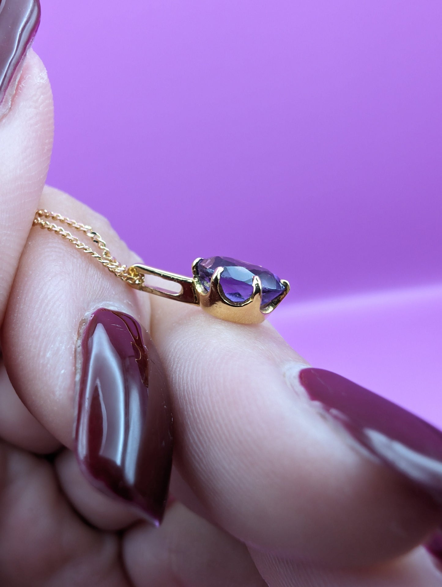 Vintage 18k Gold Amethyst Pendant: Spiritual Healing Charm