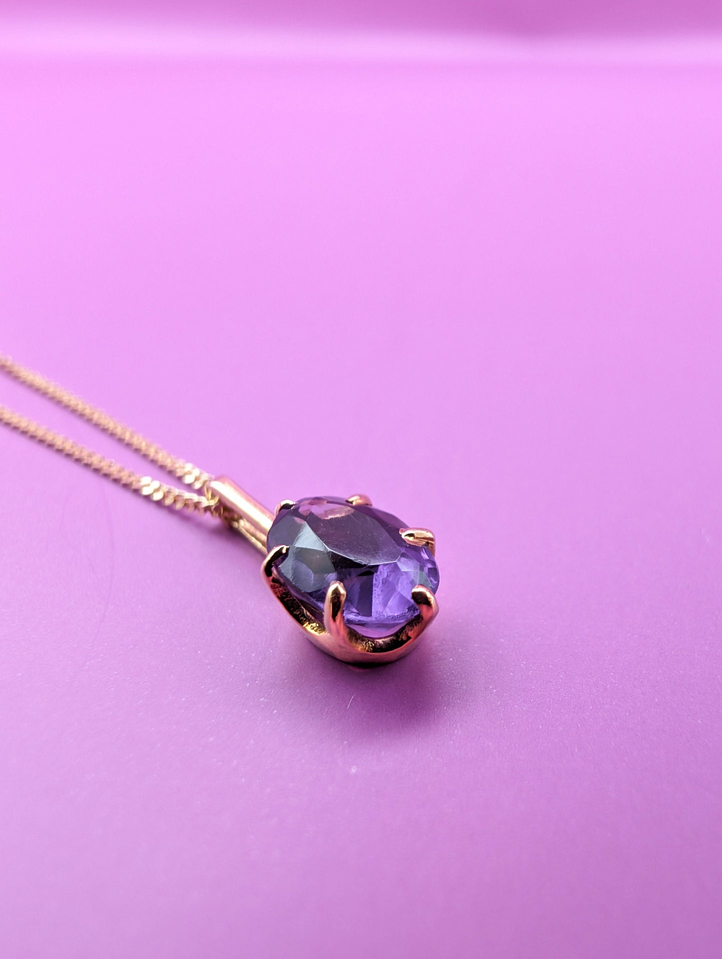 Vintage 18k Gold Amethyst Pendant: Spiritual Healing Charm