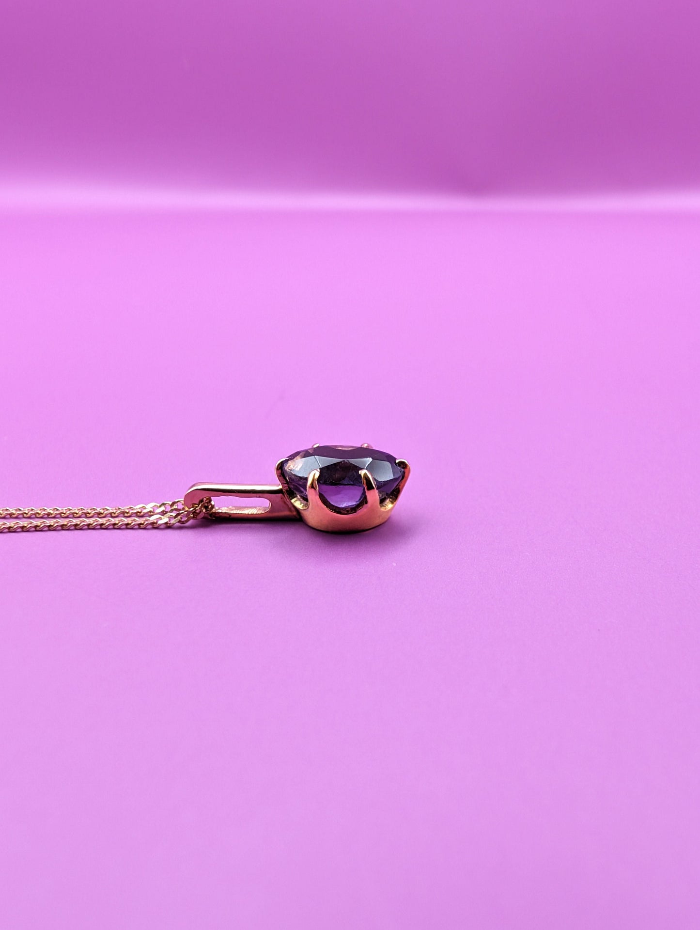 Vintage 18k Gold Amethyst Pendant: Spiritual Healing Charm