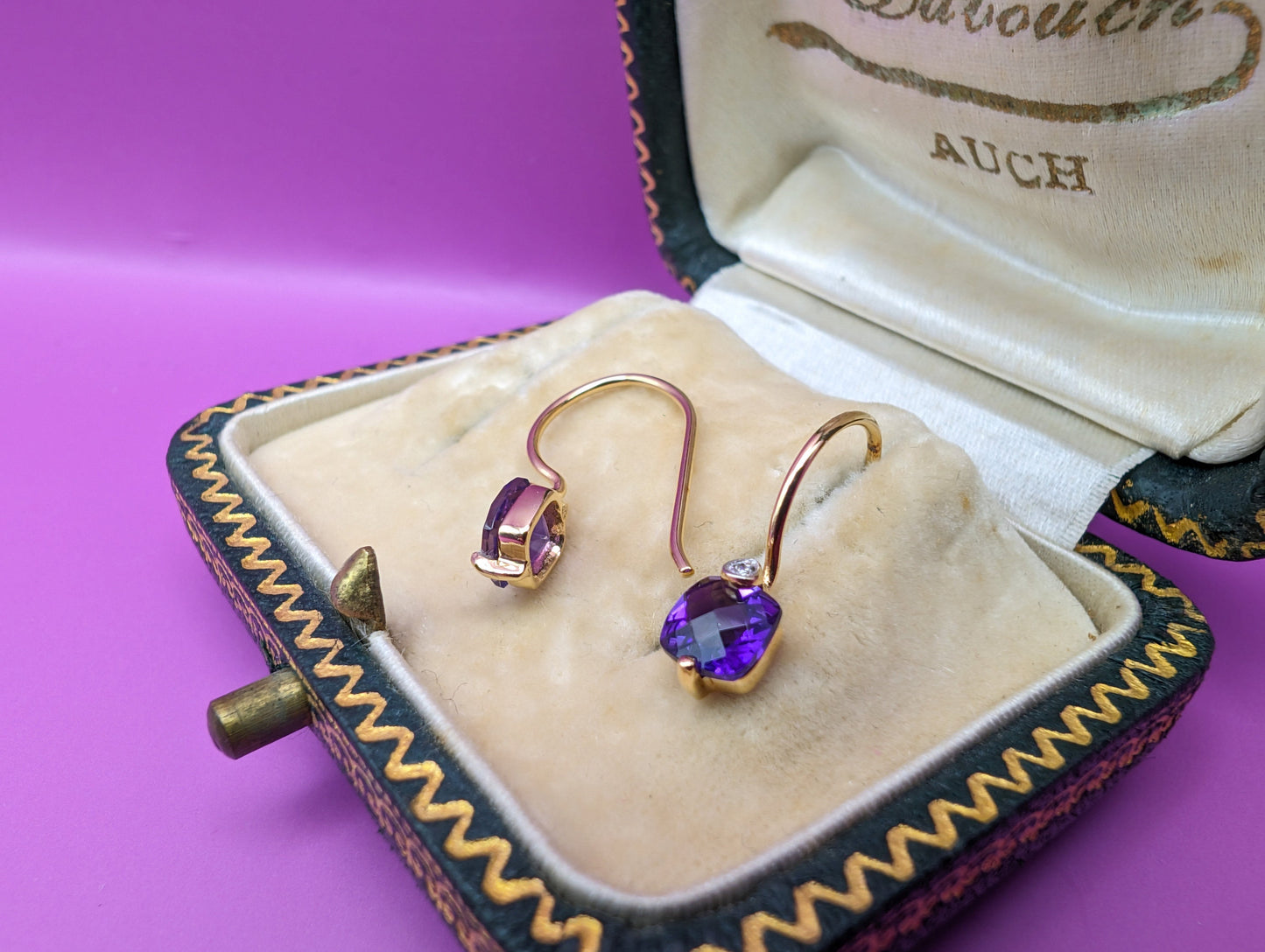 Vintage 18k Gold Amethyst Diamond Dangle Earrings