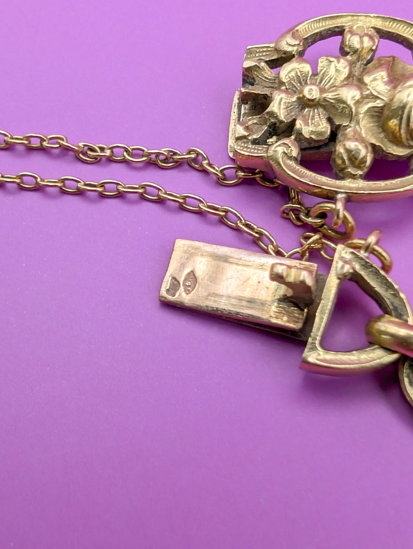 Antique 18K Gold Filigree Bracelet: Art Nouveau Floral Design