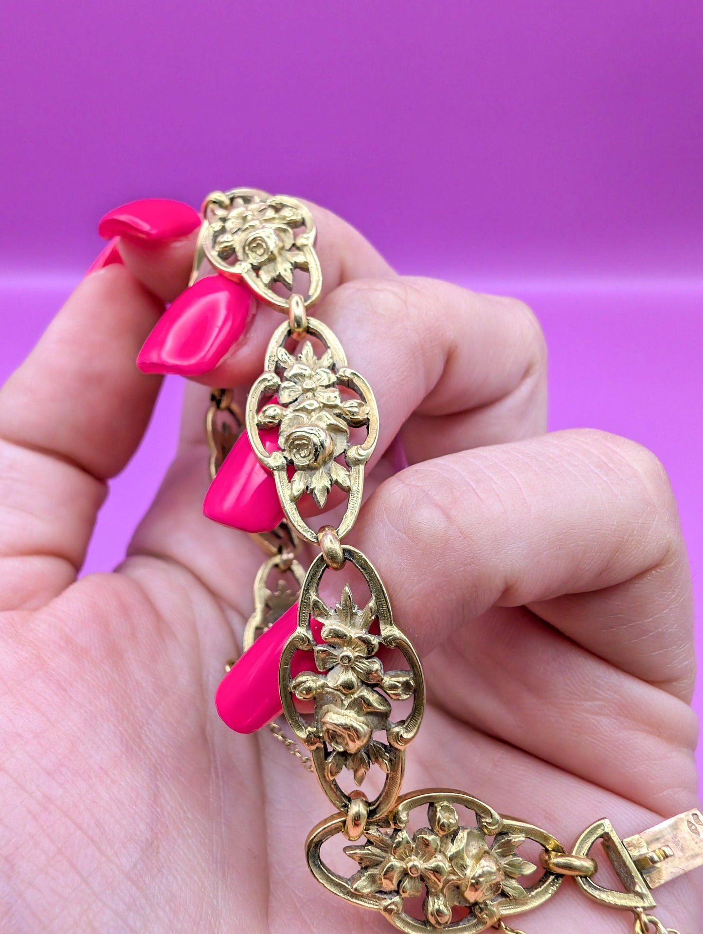 Antique 18K Gold Filigree Bracelet: Art Nouveau Floral Design