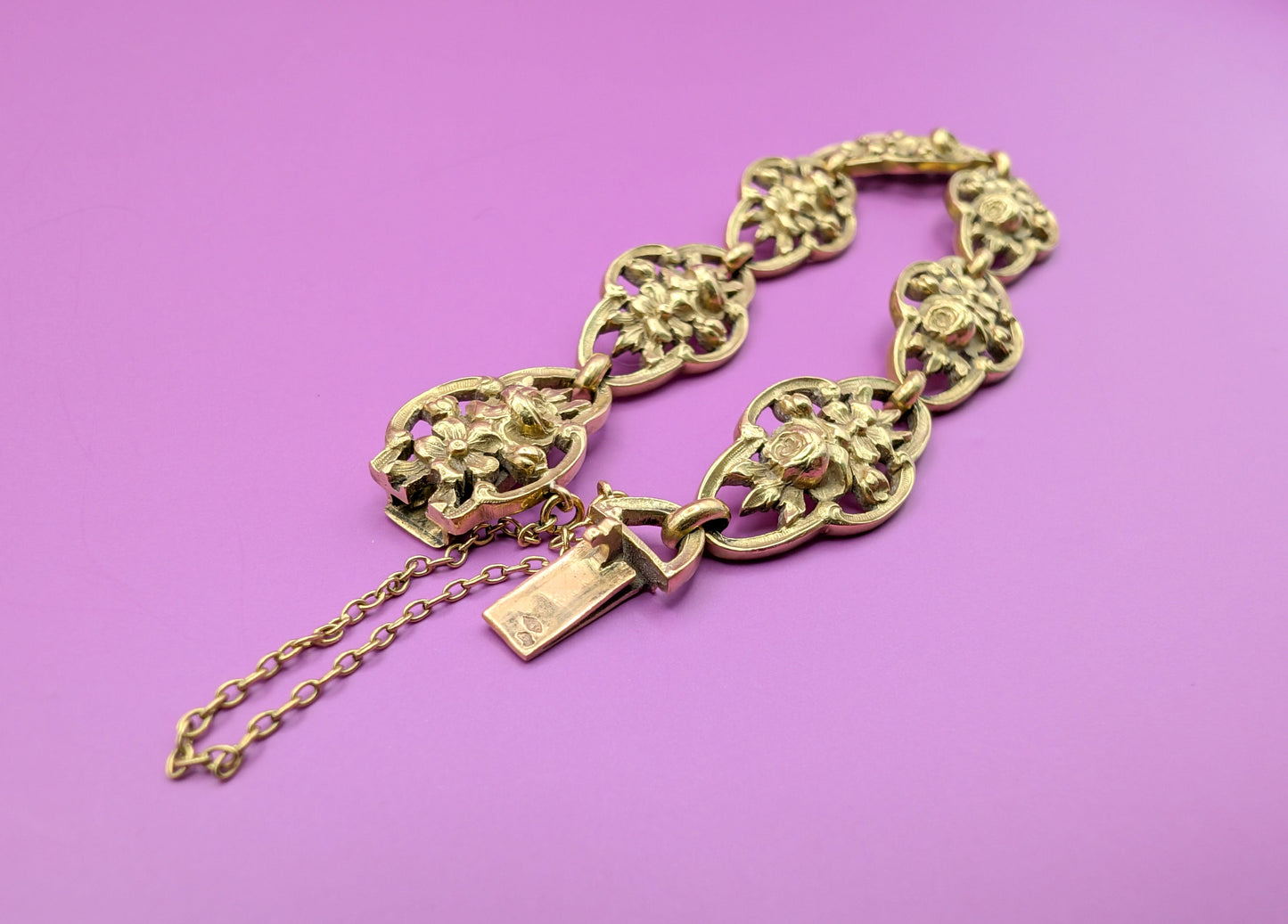 Antique 18K Gold Filigree Bracelet: Art Nouveau Floral Design