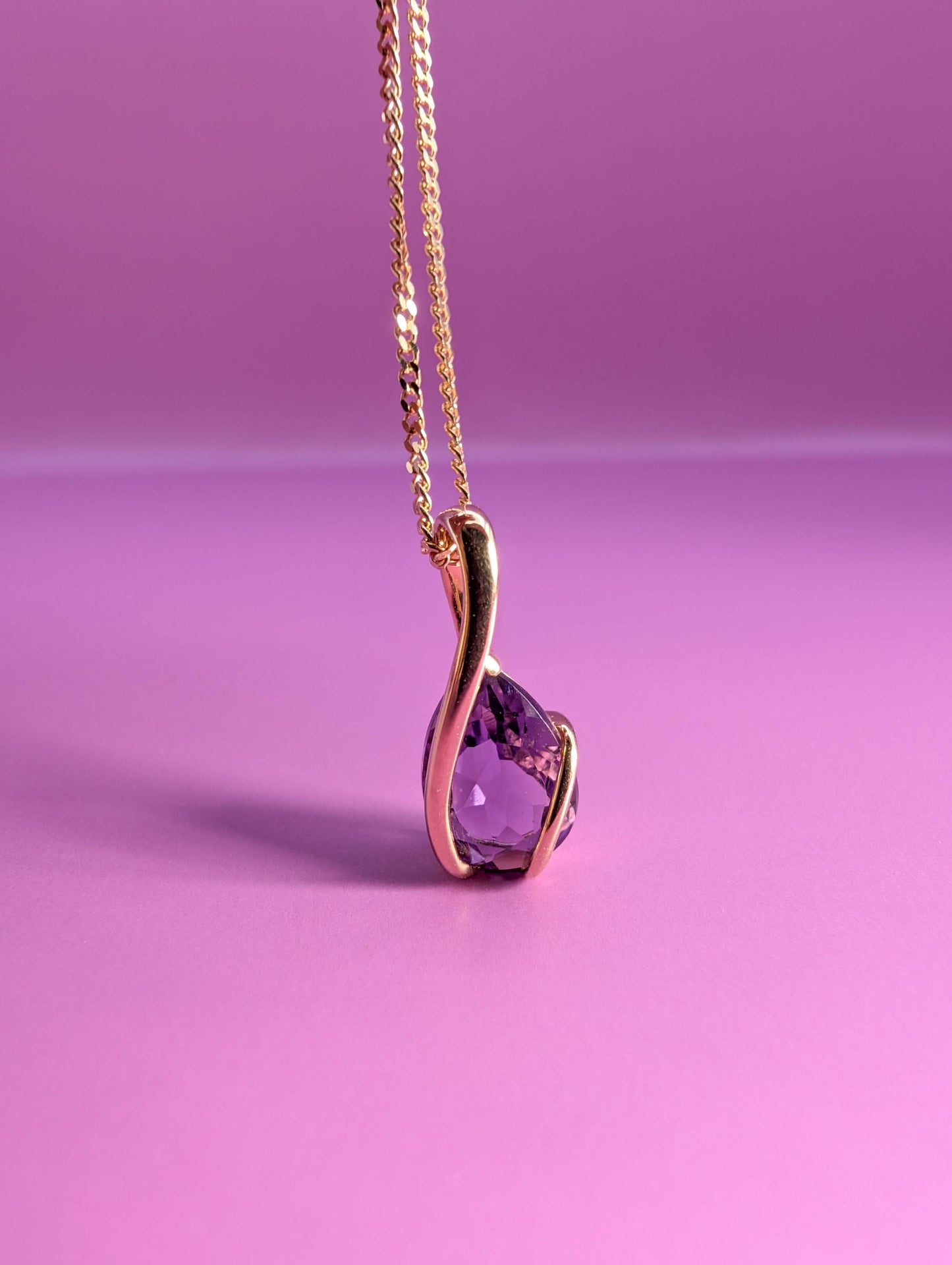 Vintage 18k Gold Amethyst Pendant: Pear-Shaped Charm