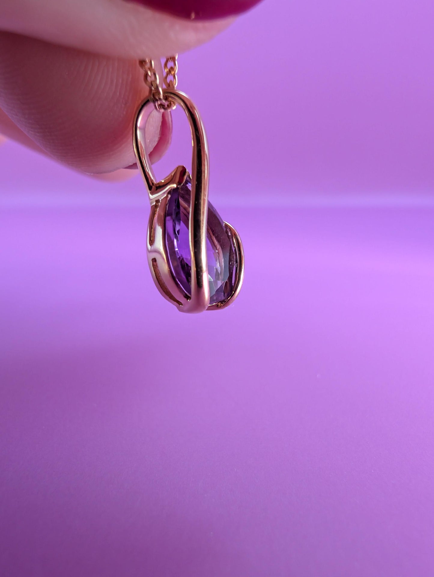 Vintage 18k Gold Amethyst Pendant: Pear-Shaped Charm