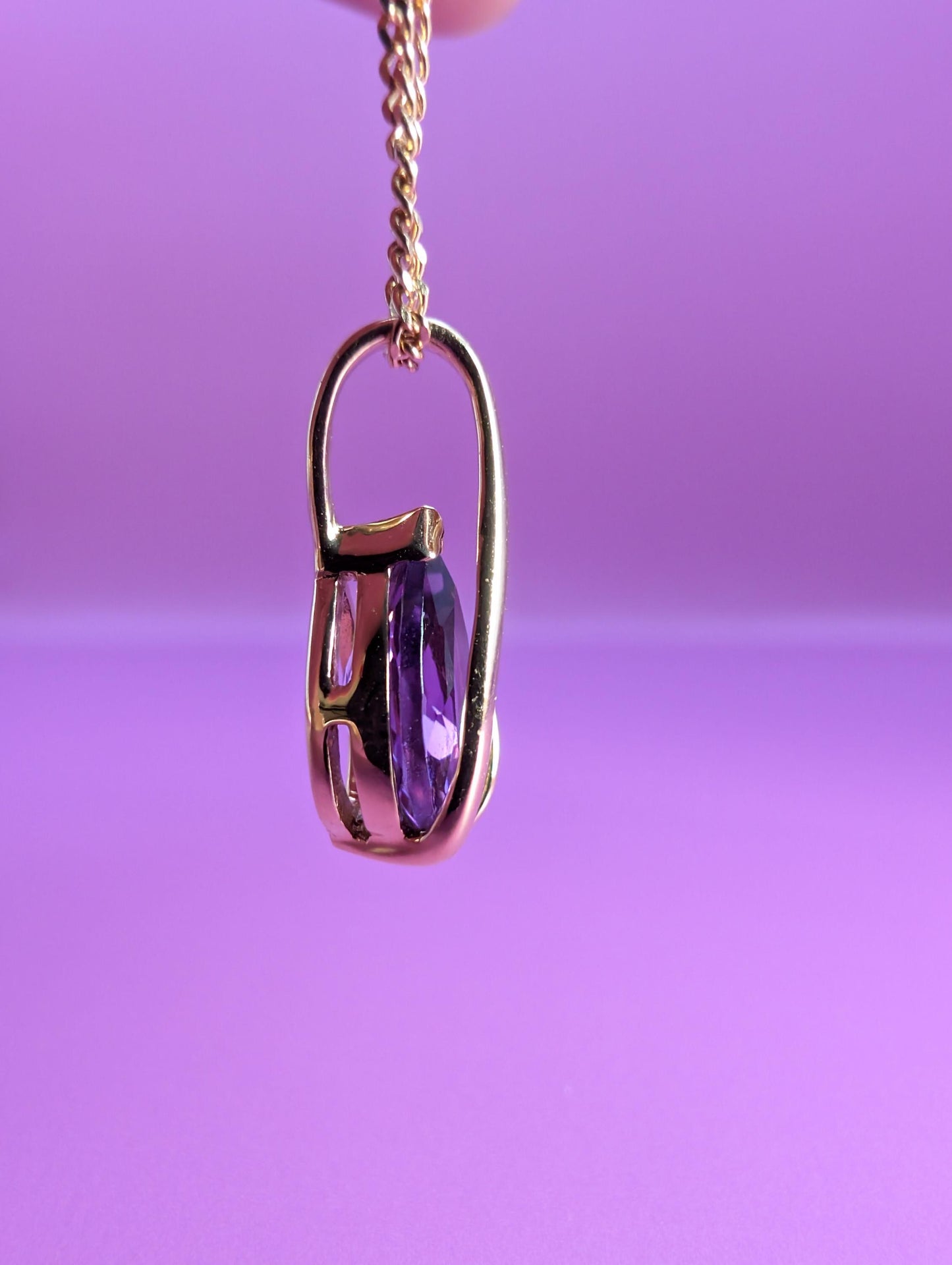 Vintage 18k Gold Amethyst Pendant: Pear-Shaped Charm