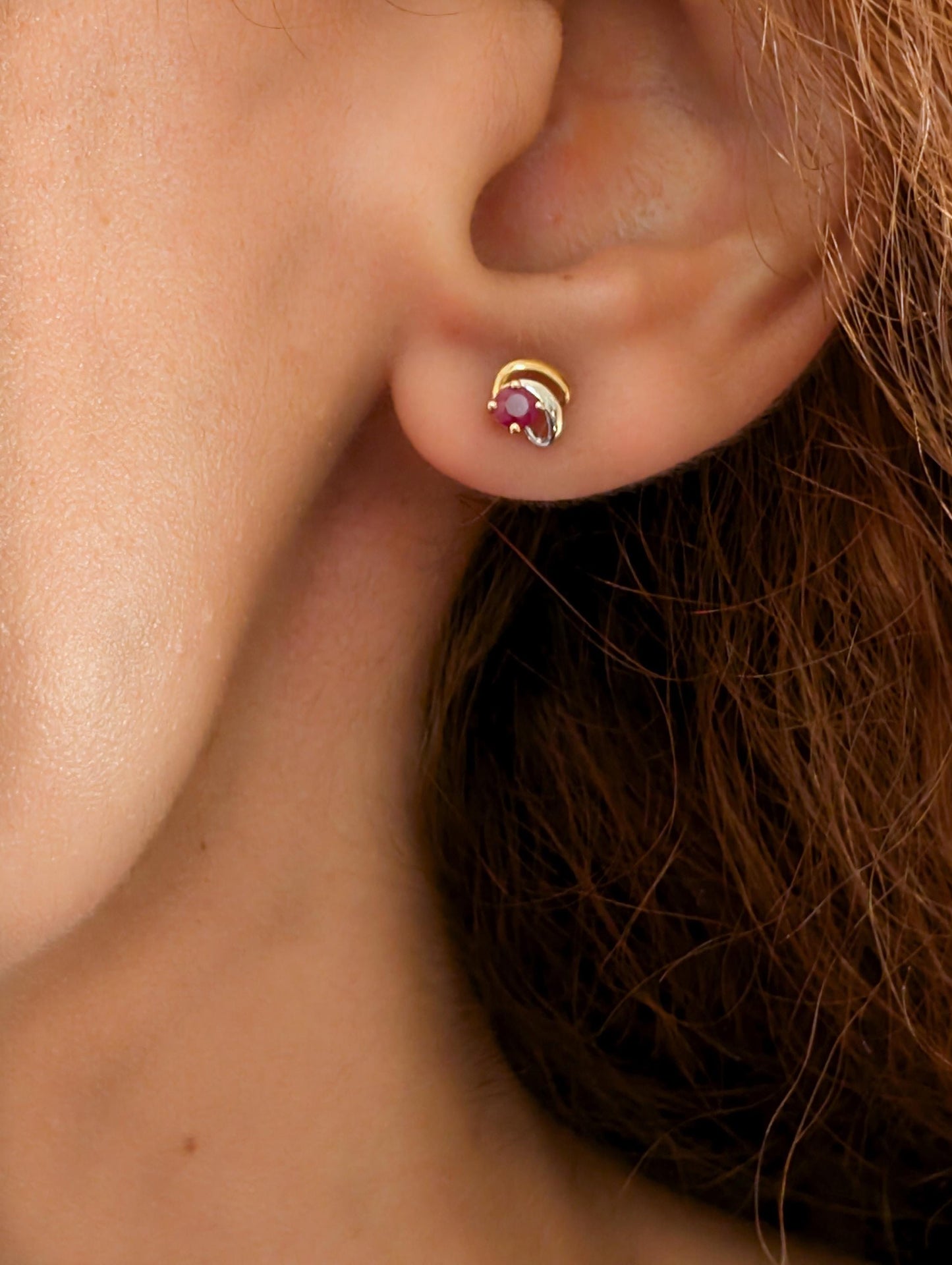 Vintage 18k Gold Ruby Diamond Stud Earrings