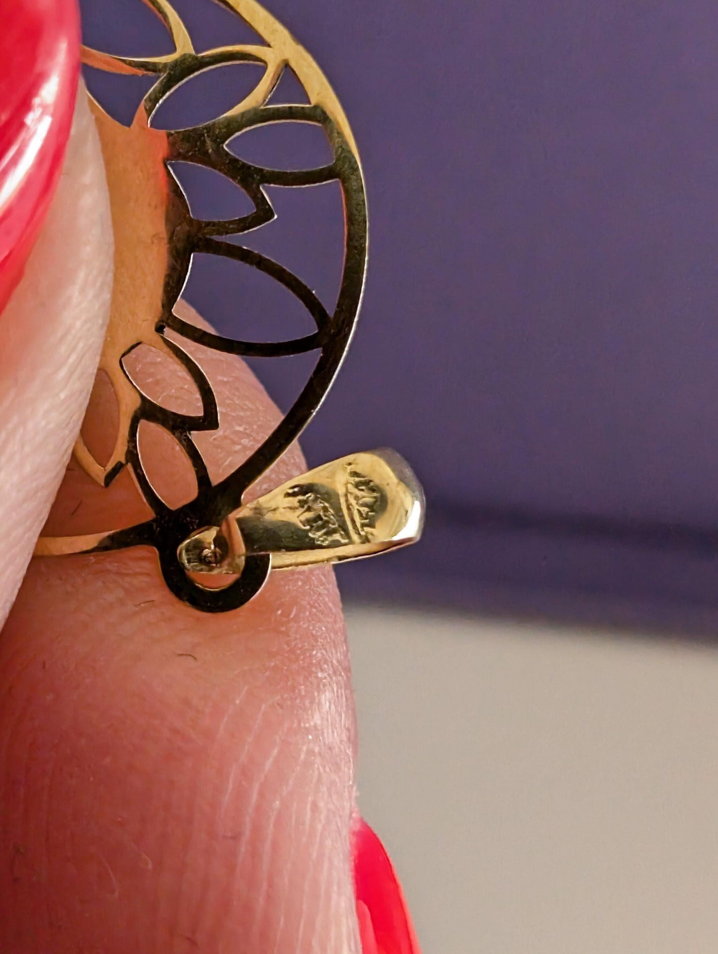 Vintage 18K Gold Virgin Mary Medal - French Catholic Pendant