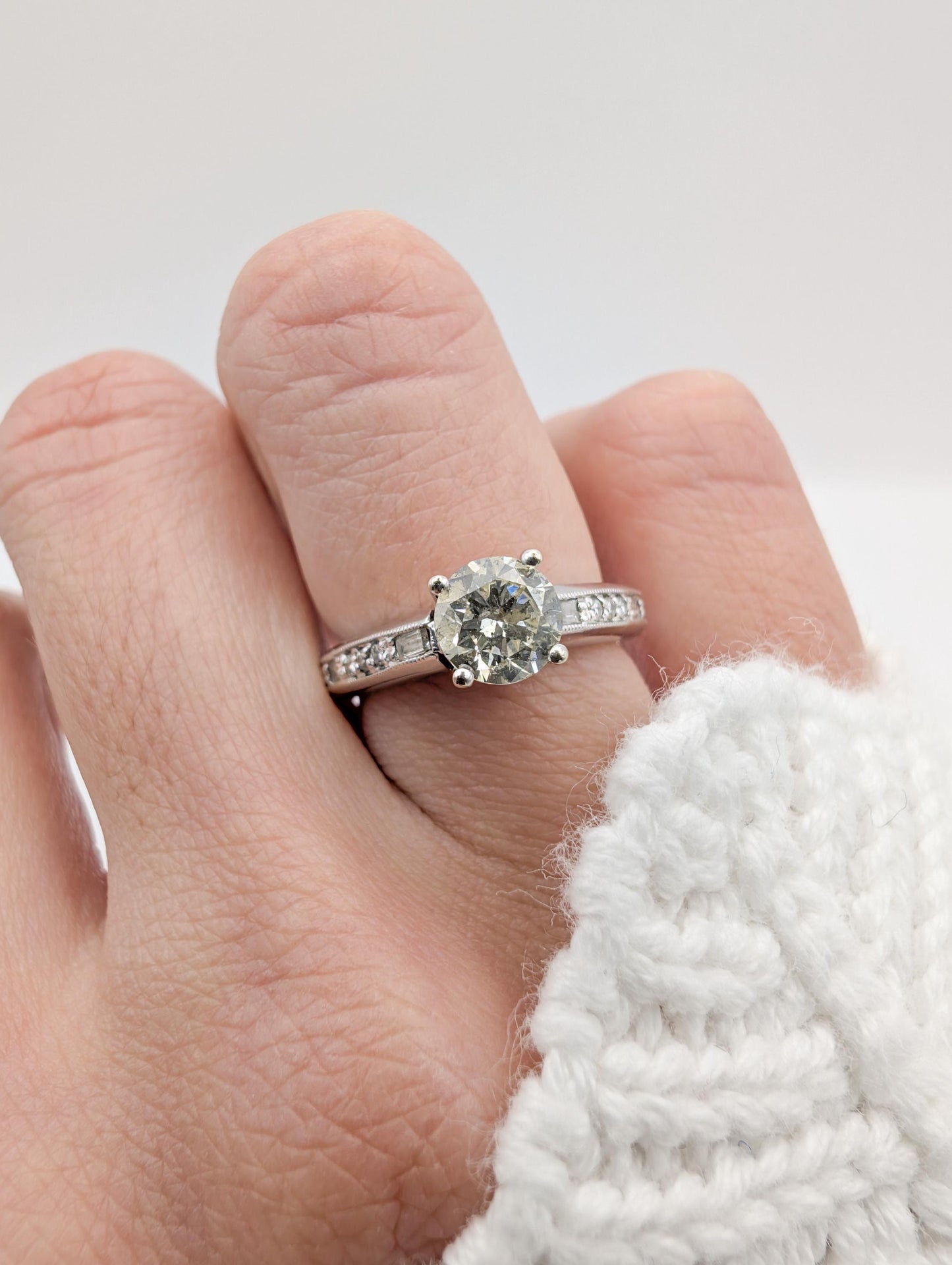 Vintage 0.91 Carat Diamond Ring: 14K White Gold Engagement Ring