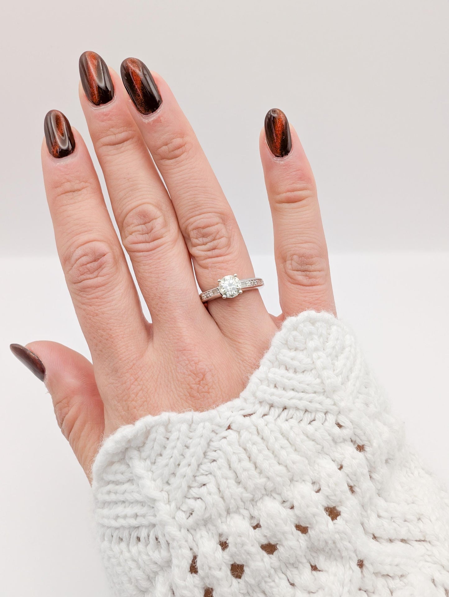 Vintage 0.91 Carat Diamond Ring: 14K White Gold Engagement Ring