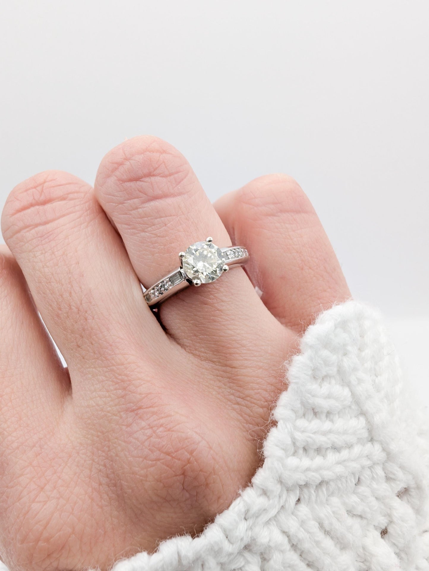 Vintage 0.91 Carat Diamond Ring: 14K White Gold Engagement Ring