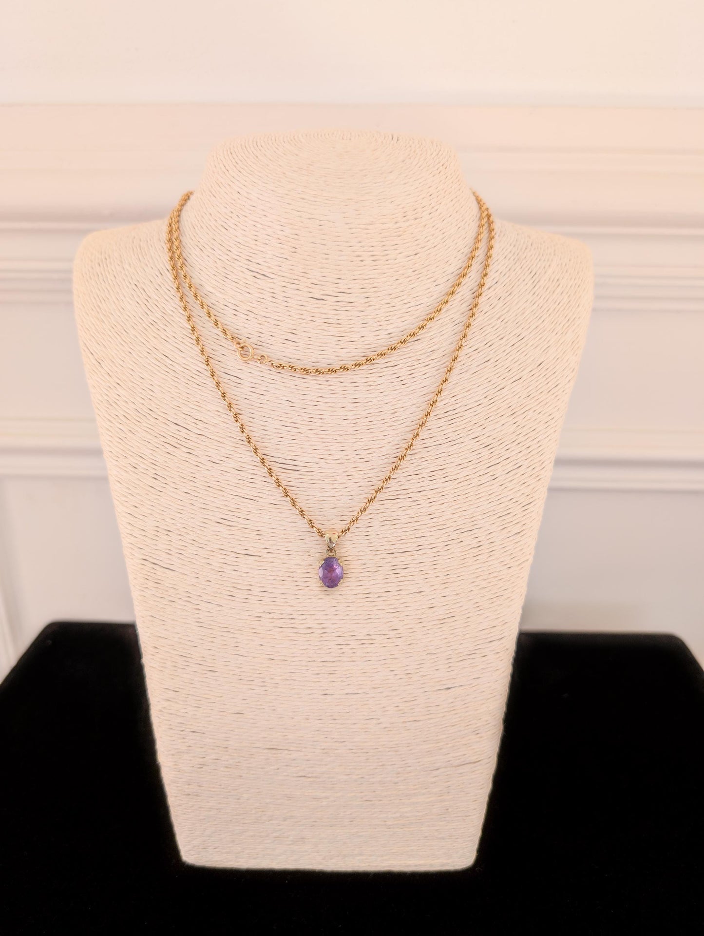 Vintage 18k Gold Amethyst Pendant: Pear-Shaped Charm