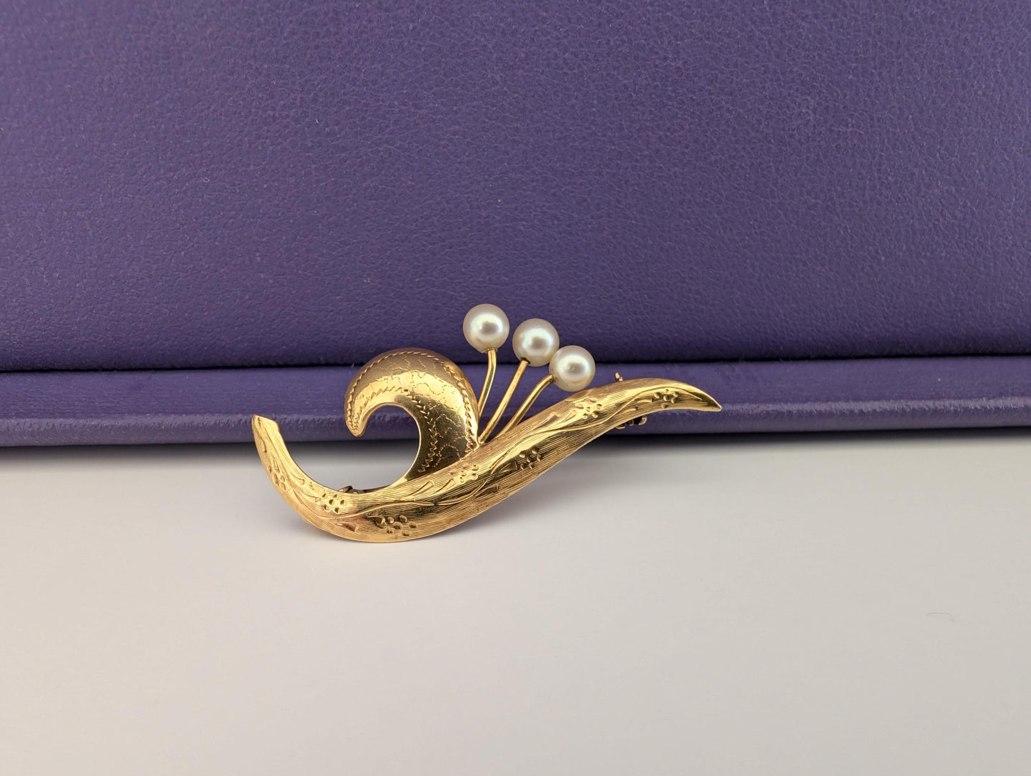 Vintage 18K Gold Brooch with Natural Pearls - Italian Design