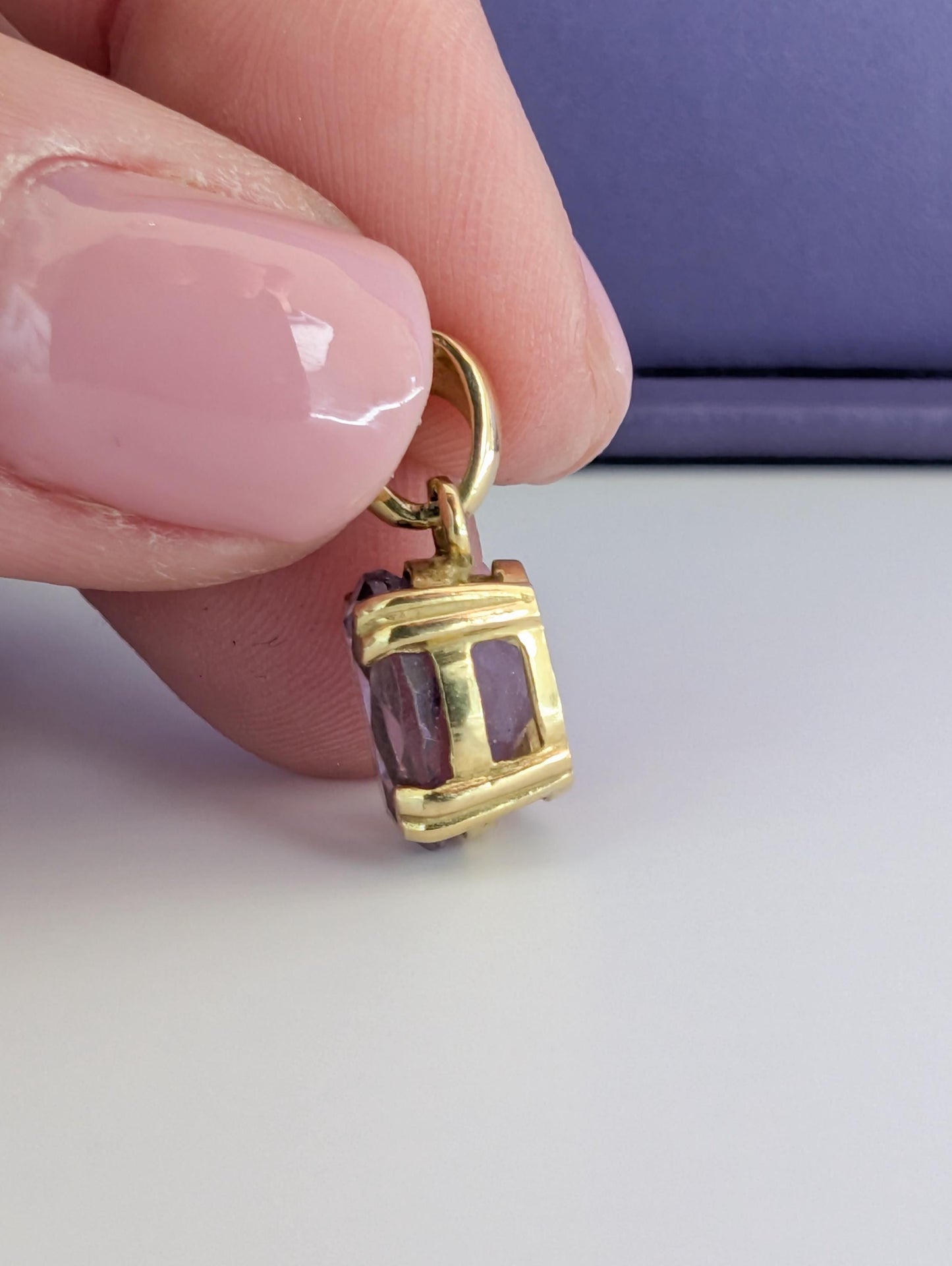 Vintage 18k Gold Amethyst Pendant: Pear-Shaped Charm