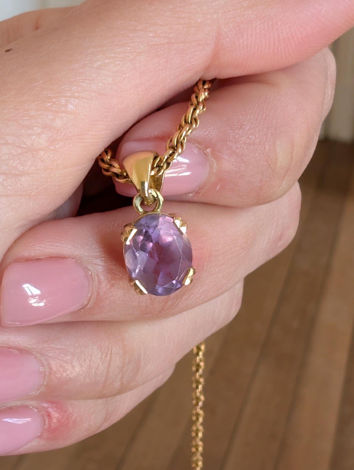 Vintage 18k Gold Amethyst Pendant: Pear-Shaped Charm
