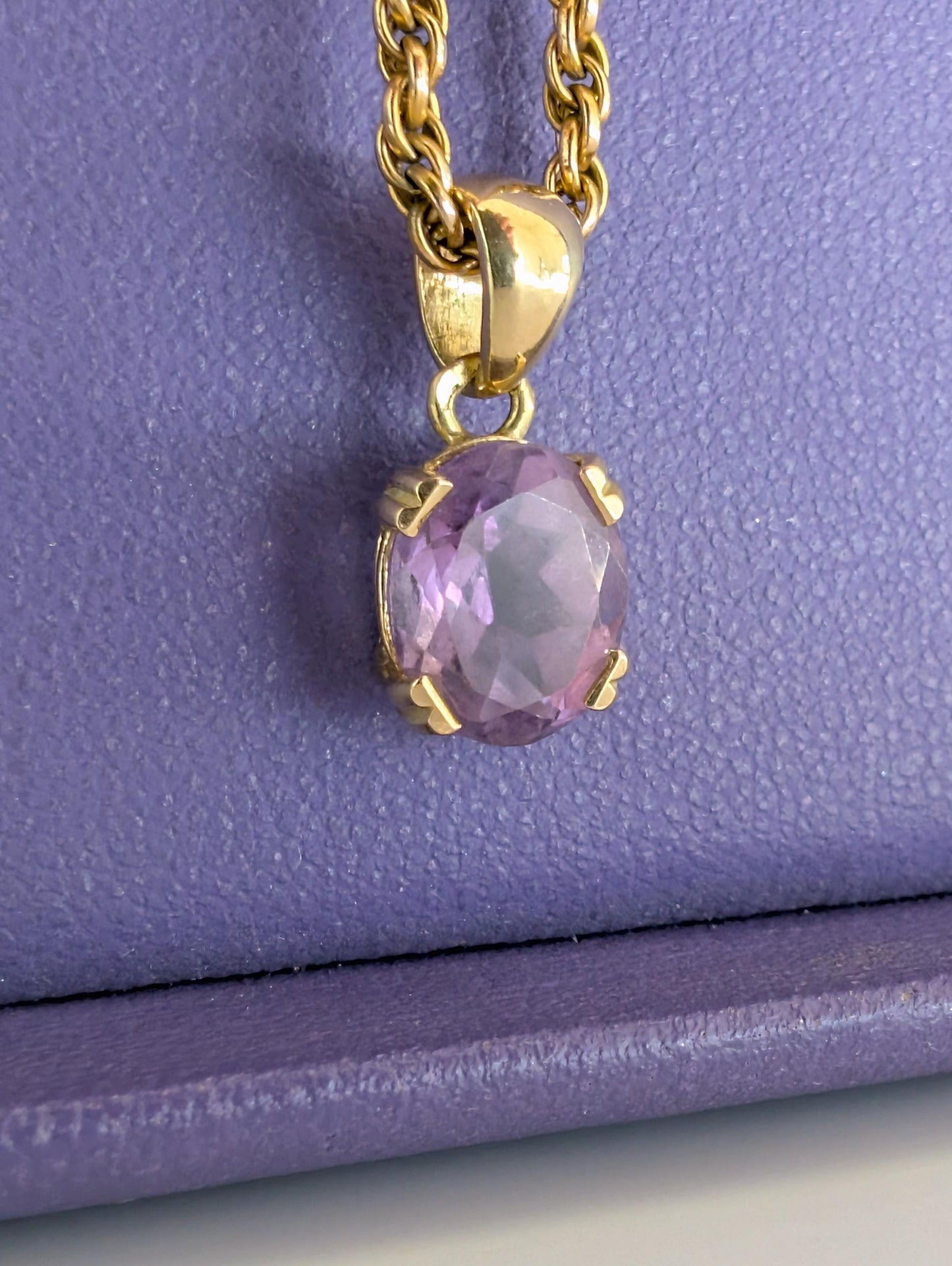 Vintage 18k Gold Amethyst Pendant: Pear-Shaped Charm