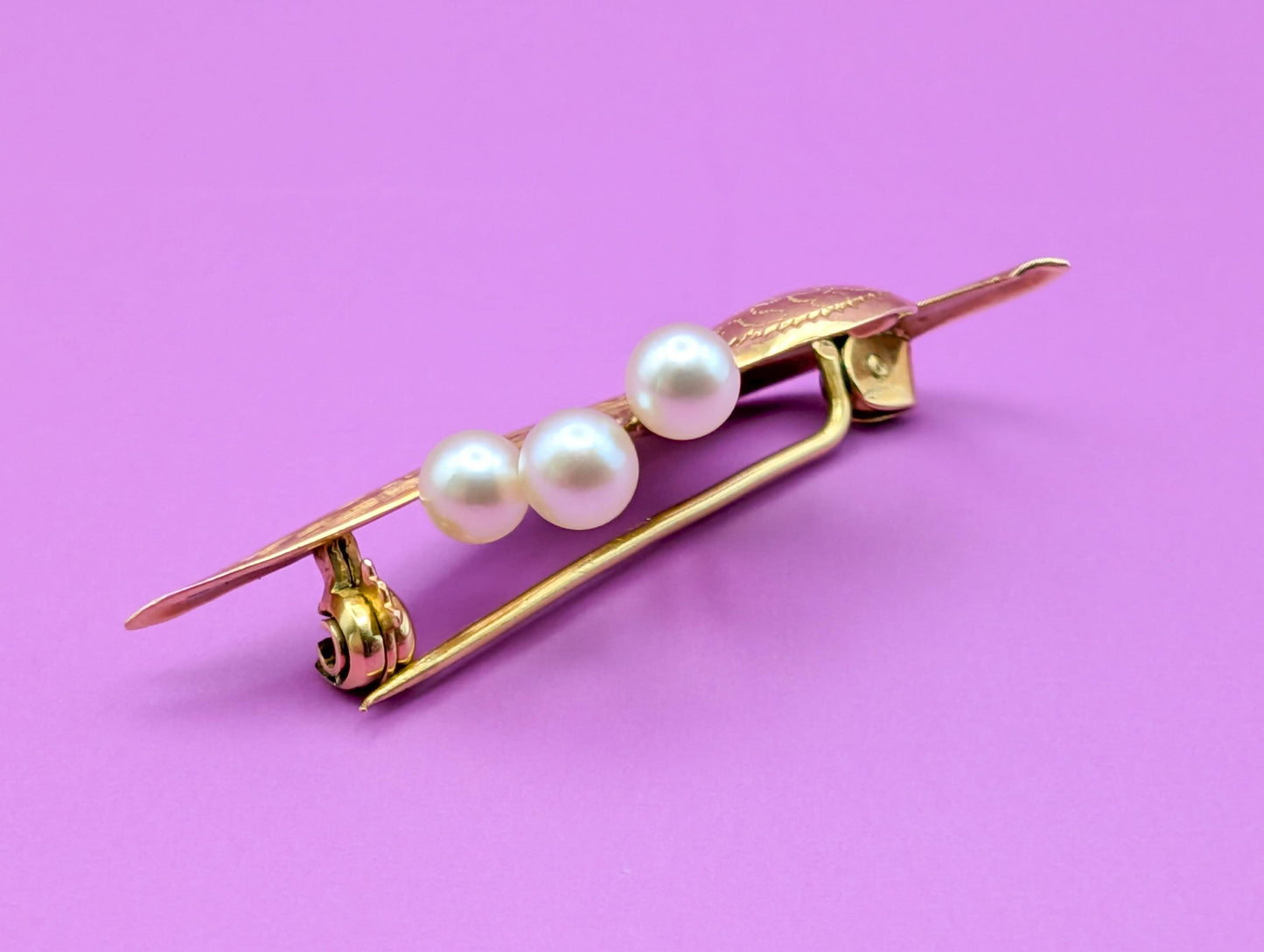 Vintage 18K Gold Brooch with Natural Pearls - Italian Design