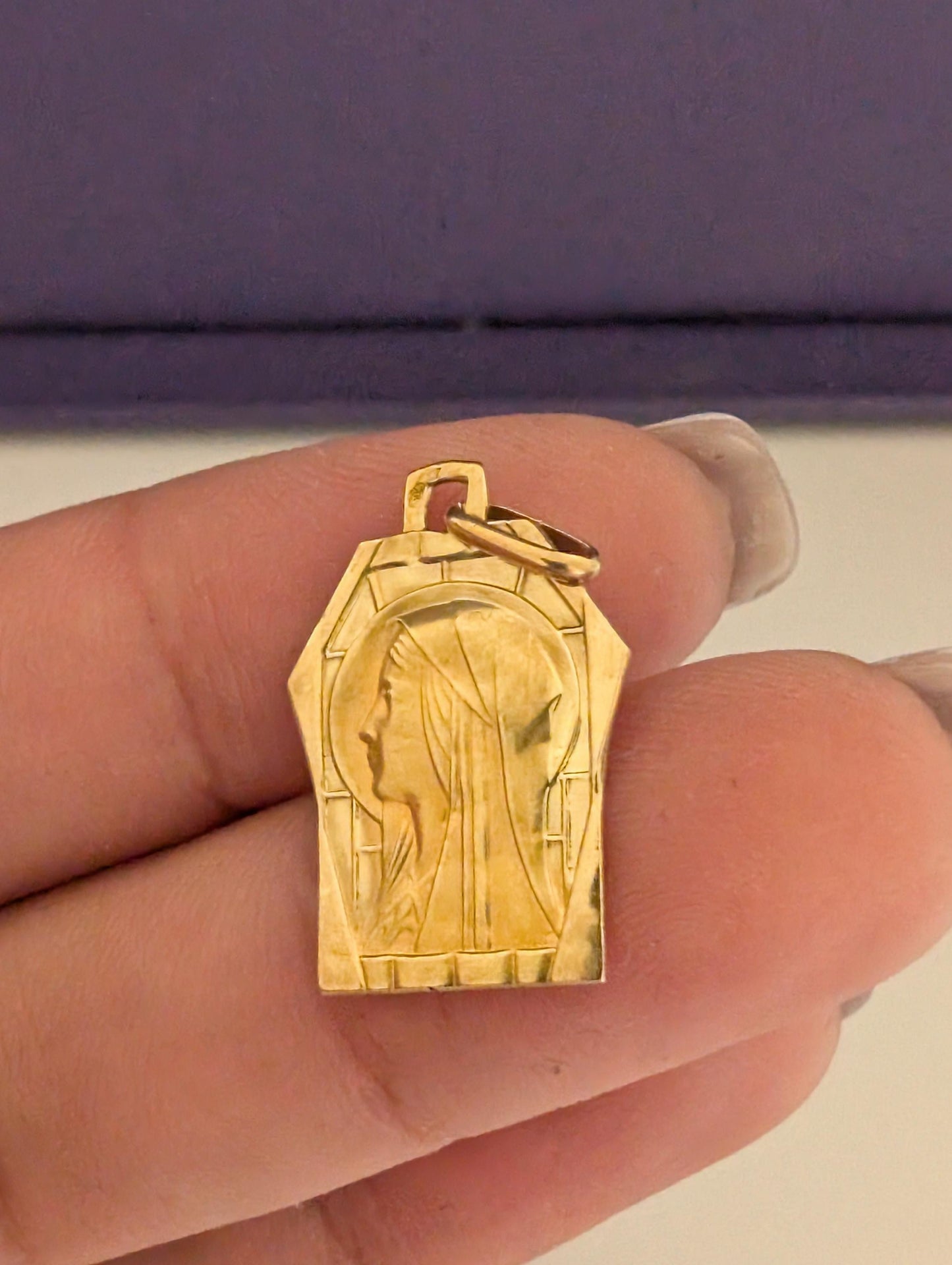 1930s Art Deco 18K Gold Virgin Mary Pendant: Antique French Religious Medal